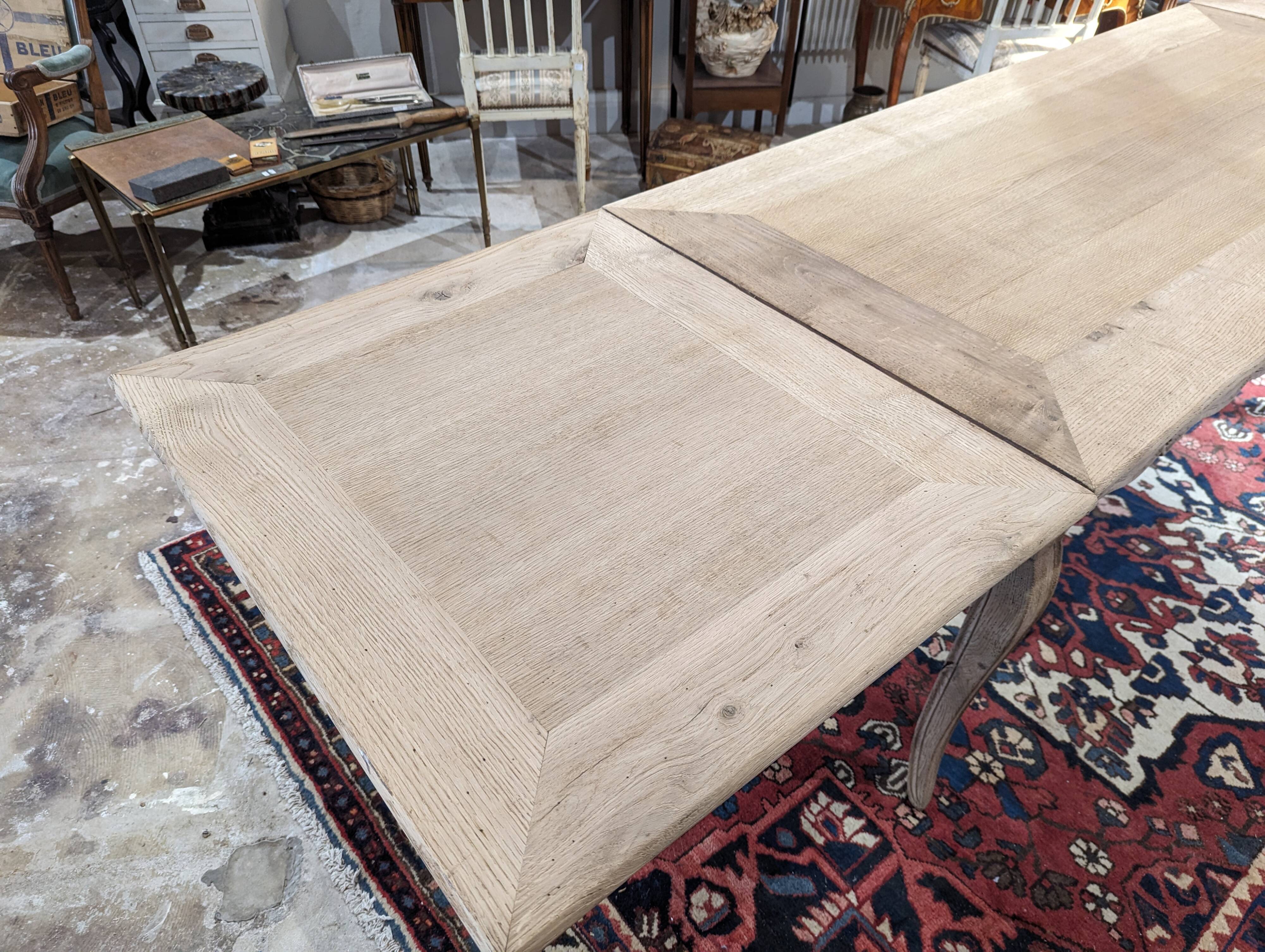Table de ferme de style louis XV