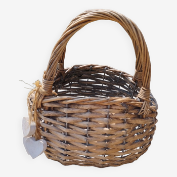 Rattan basket with hearts