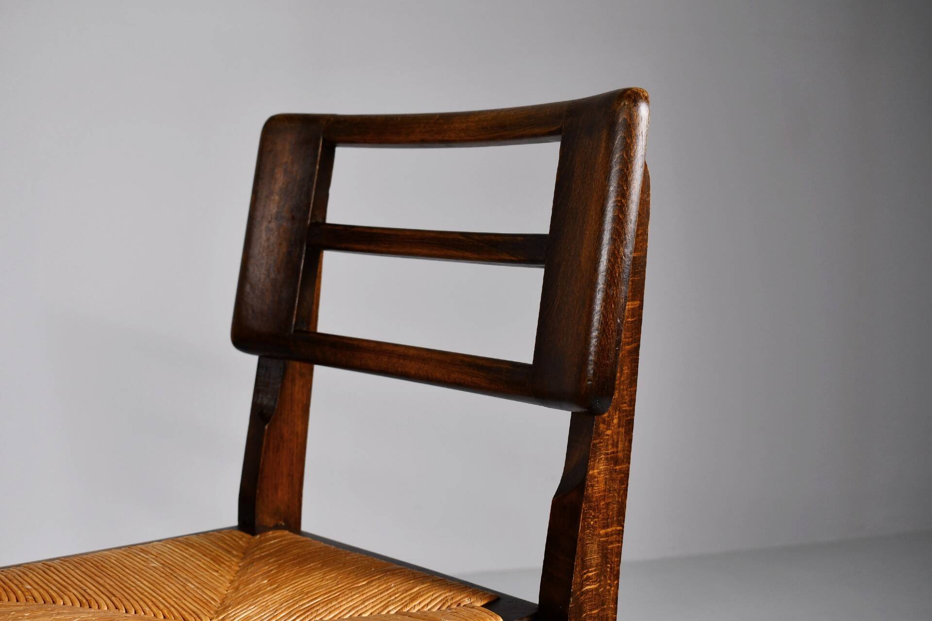 Suite de 3 chaises de Pierre Cruège datant des années 1950.