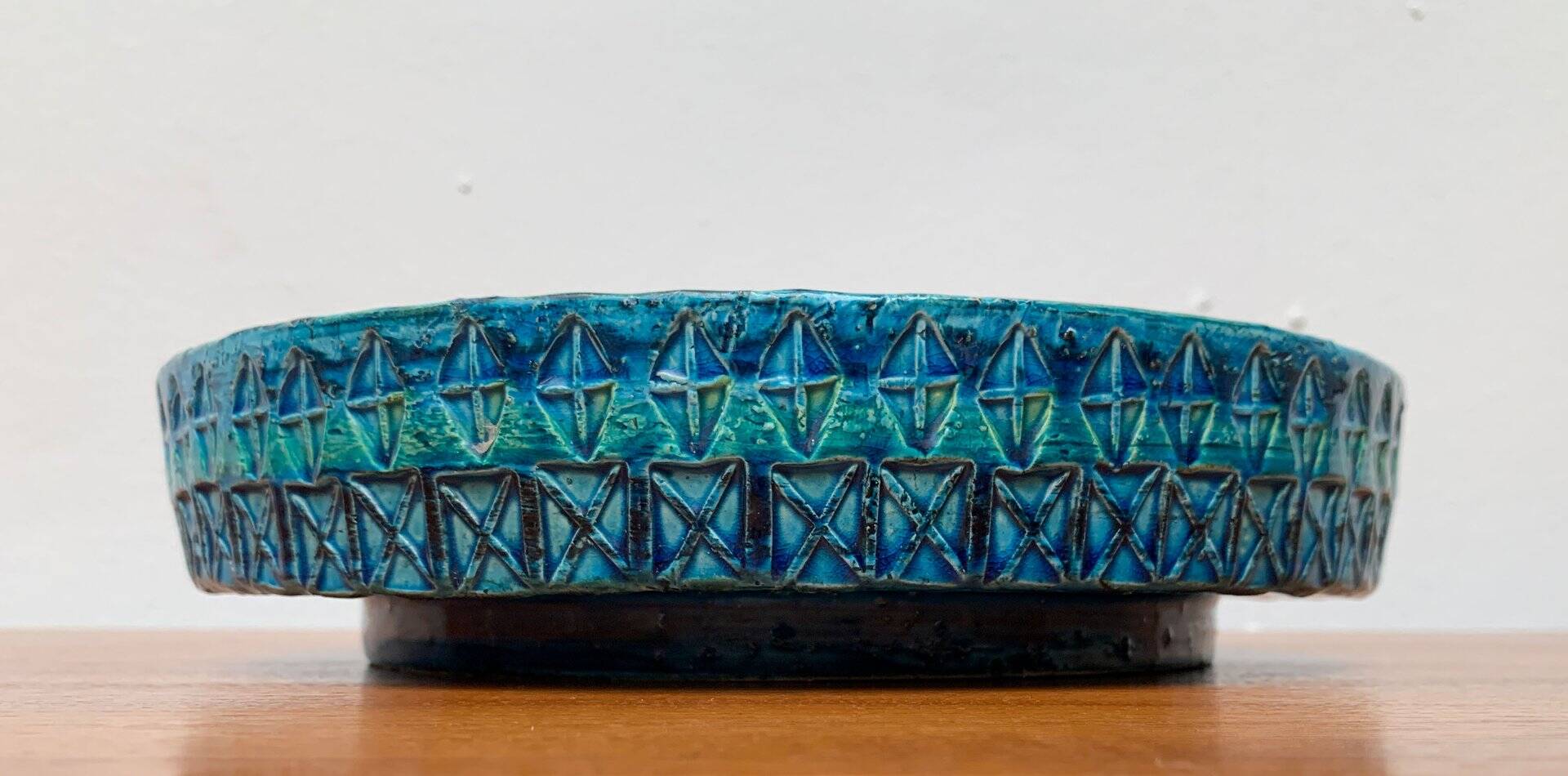 Large blue pottery bowl Rimini by Aldo Londi for Bitossi, Italy, 1960s.