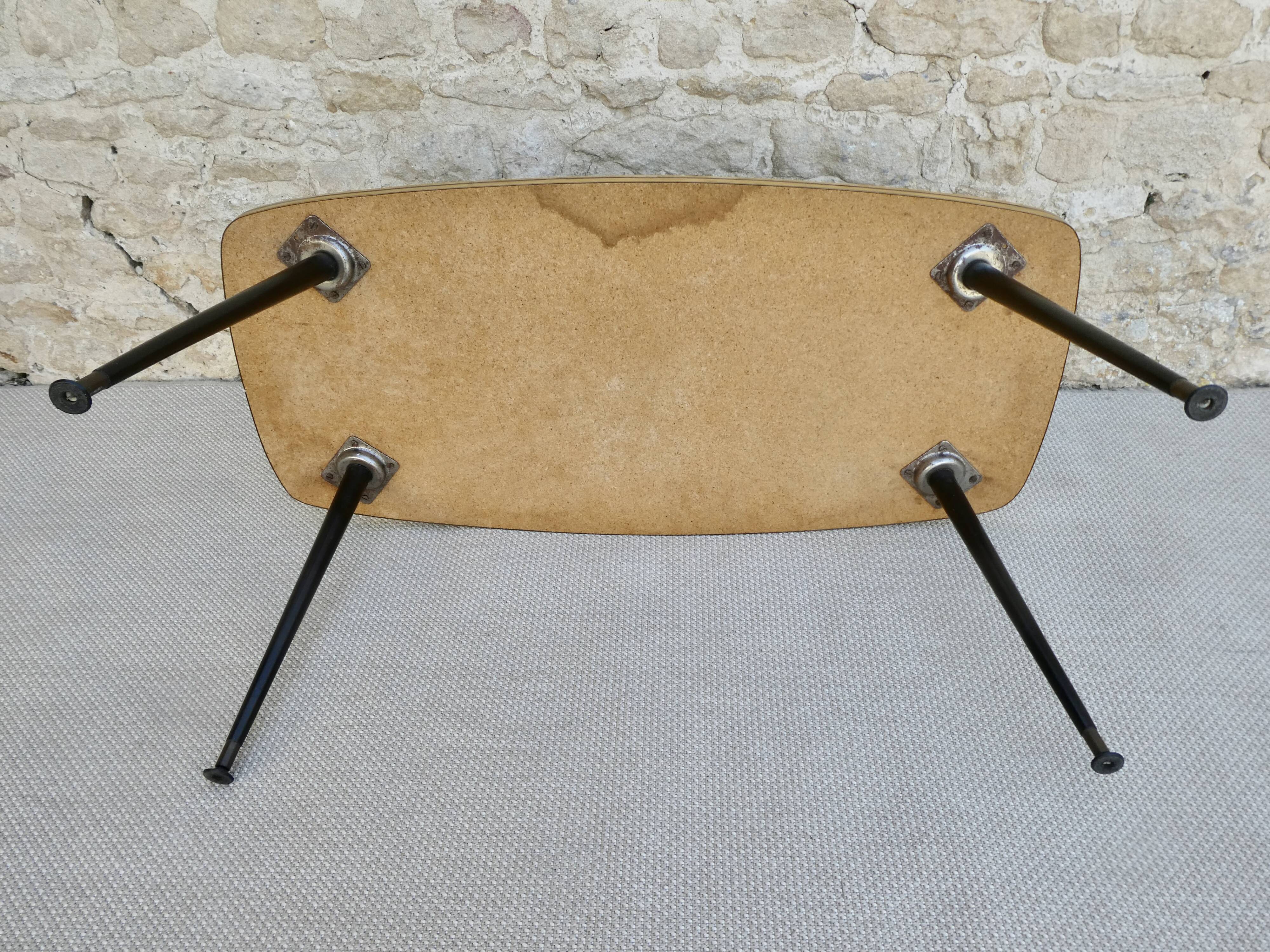 Coffee table from the 50s, tropical bird decor