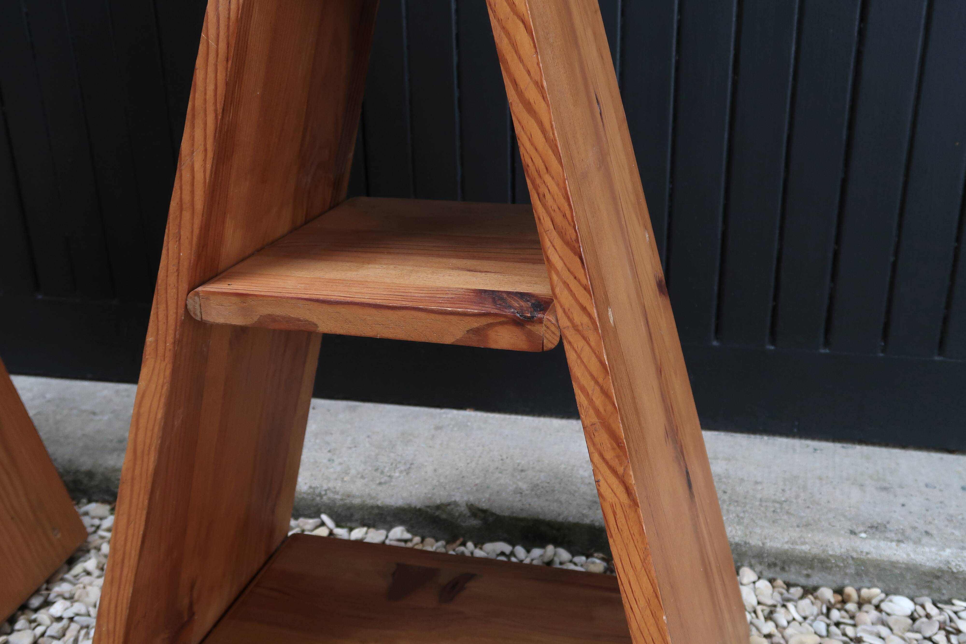 Etagère bibliothèque ou chevet en bois de pin, années 70