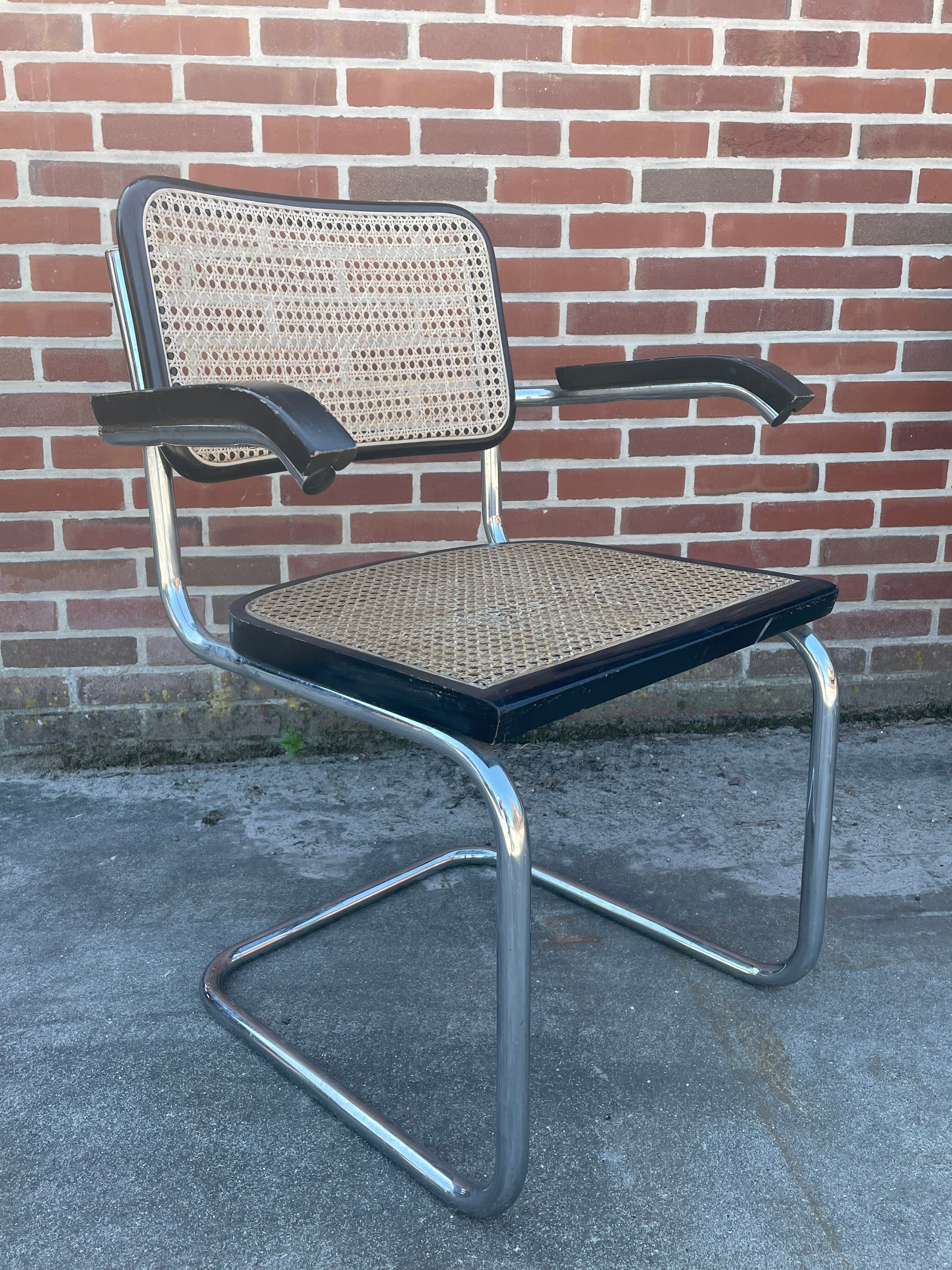 Set of 4 chairs model B64 Cesca with armrests in Black and Chrome