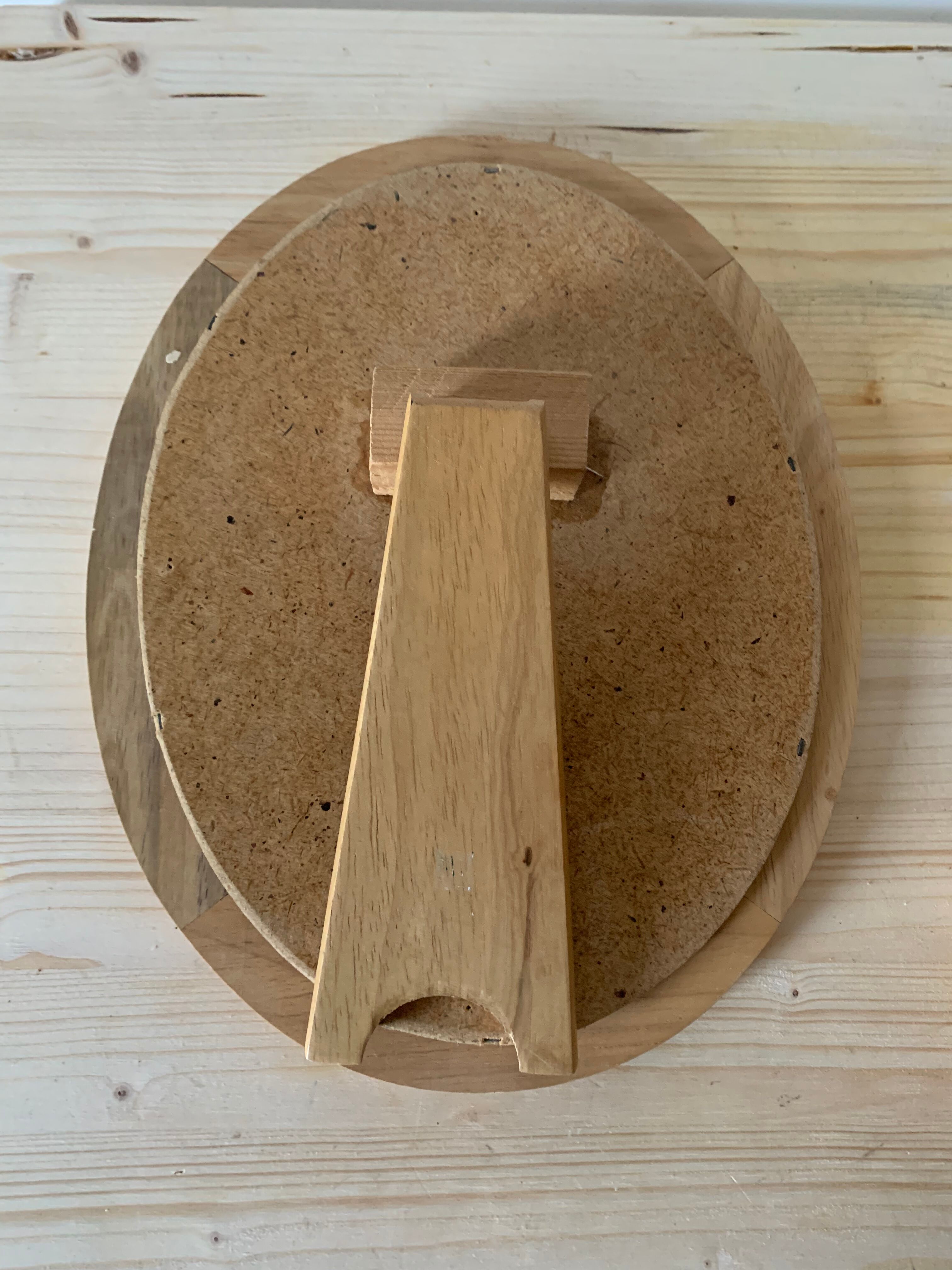 Mirror to install oval