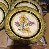 Decorative plate old collection henriot quimper france.decor .les genêts.signed.diameter 25 cm