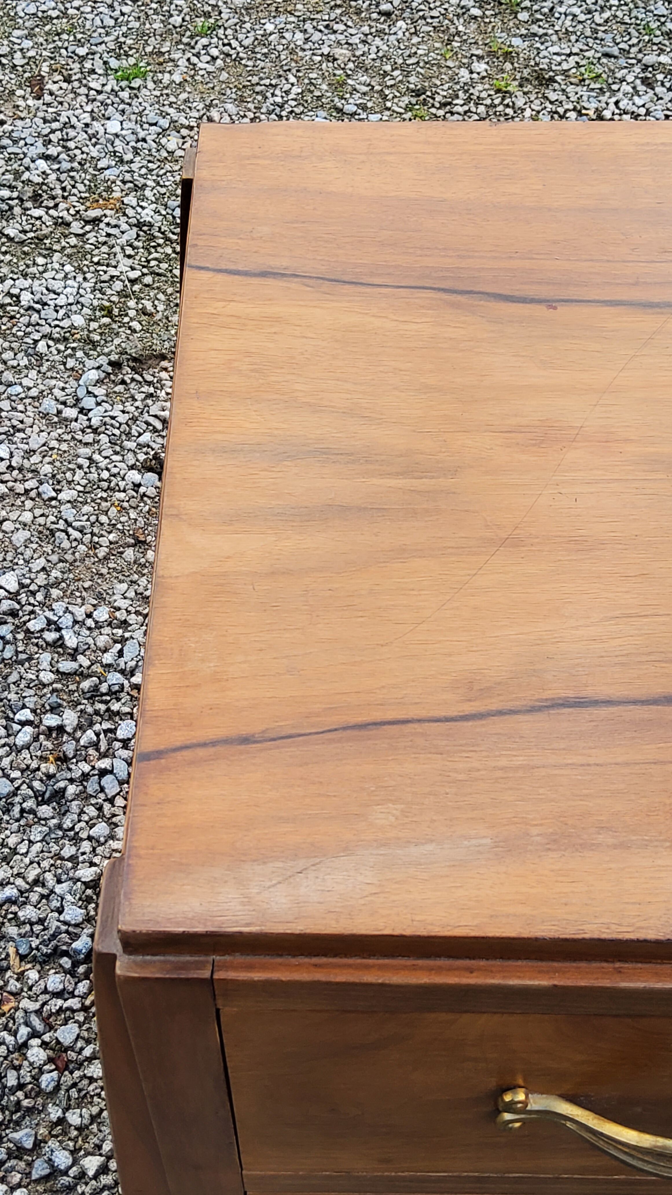 Chest of drawers from the 40s/50s in golden blond walnut 3 drawers feet compass
