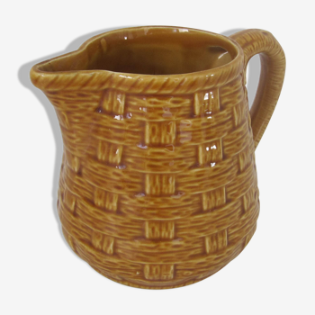 Ceramic pitcher slurry wicker effect