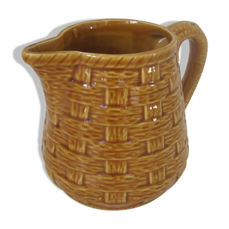 Ceramic pitcher slurry wicker effect