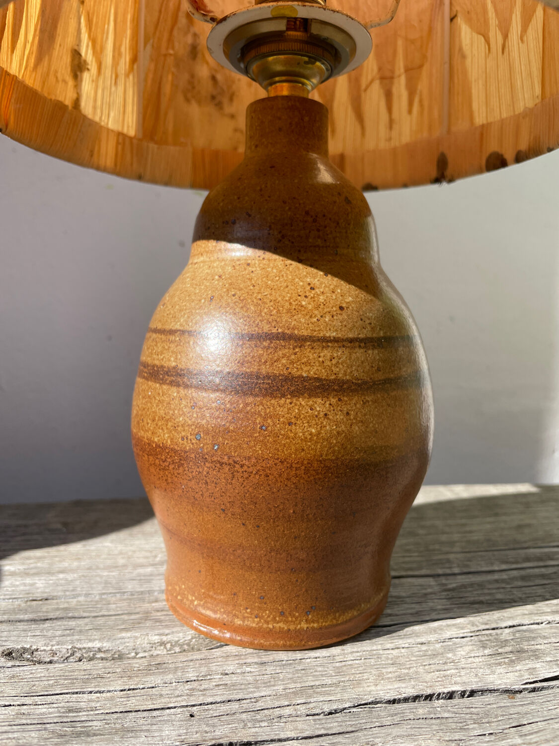 1970s brown ceramic lamp with foliage shade