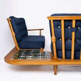 Grande banquette éventail d'angle en chêne, Guillerme et Chambron, 1970s