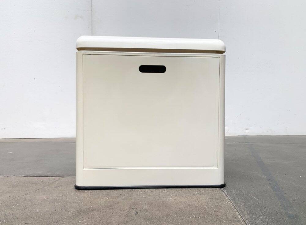 Italian laundry basket from the mid-century space age, 1960s