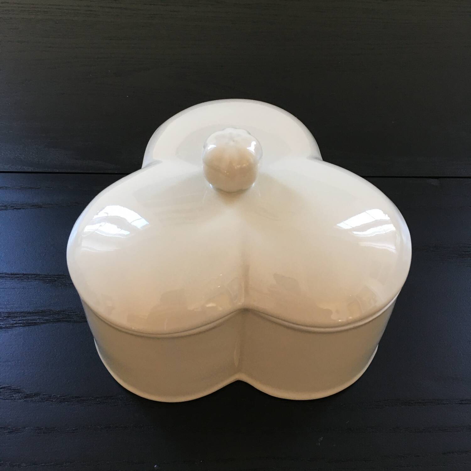 Porcelain clover sugar bowl