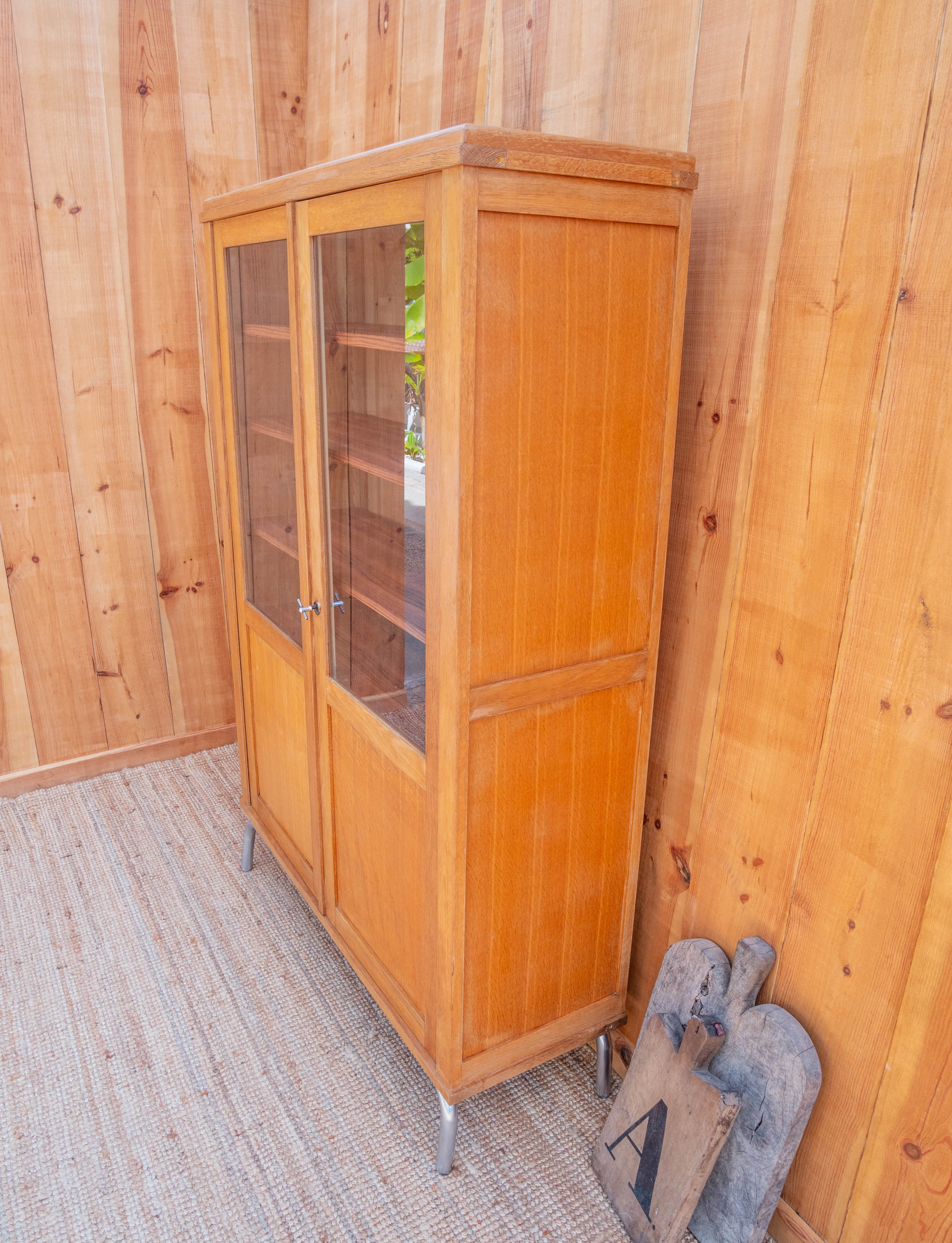 Armoire parisienne