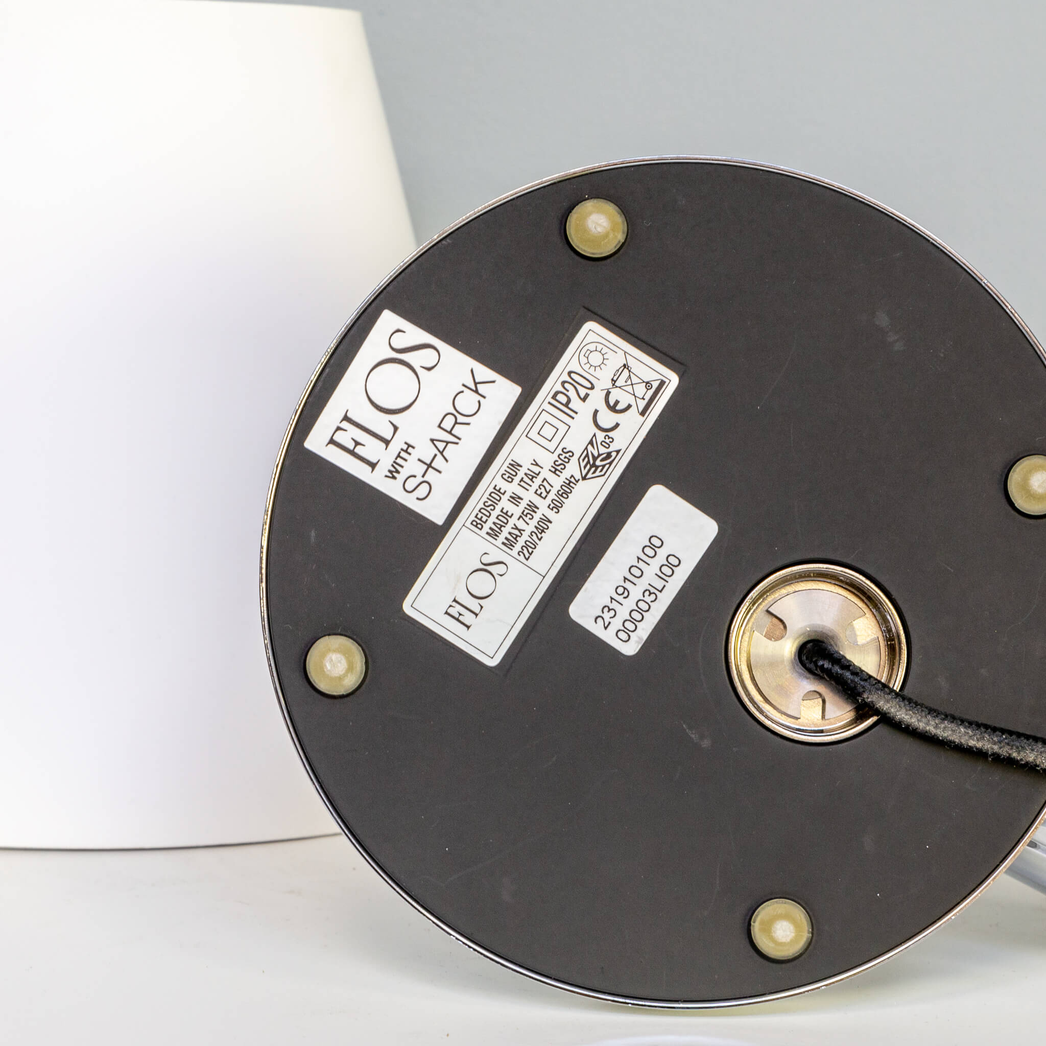 Philippe Starck ‘gun’ tablelamp for Flos