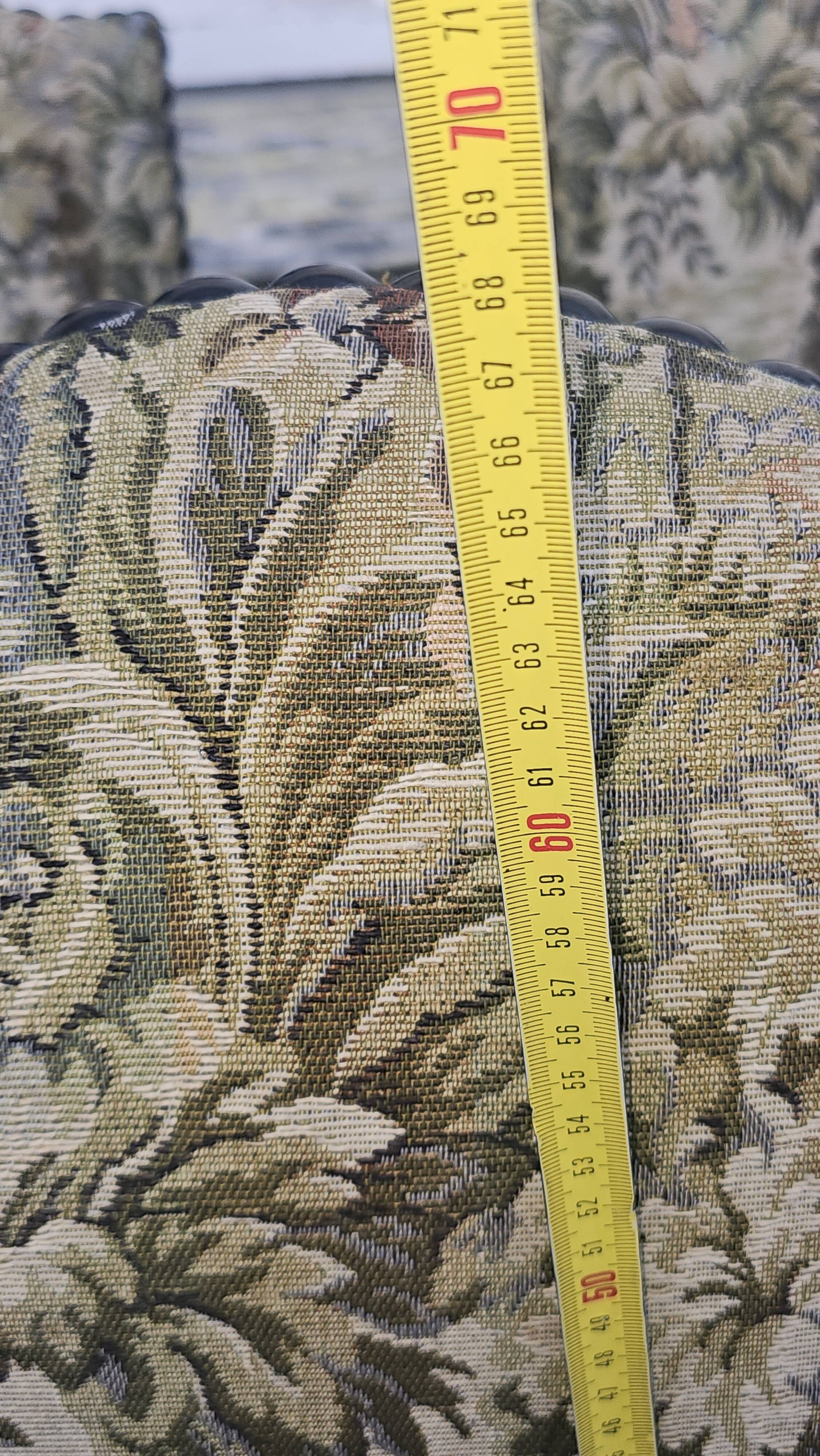 6 Louis XV style solid wood chairs with jacquard upholstery.