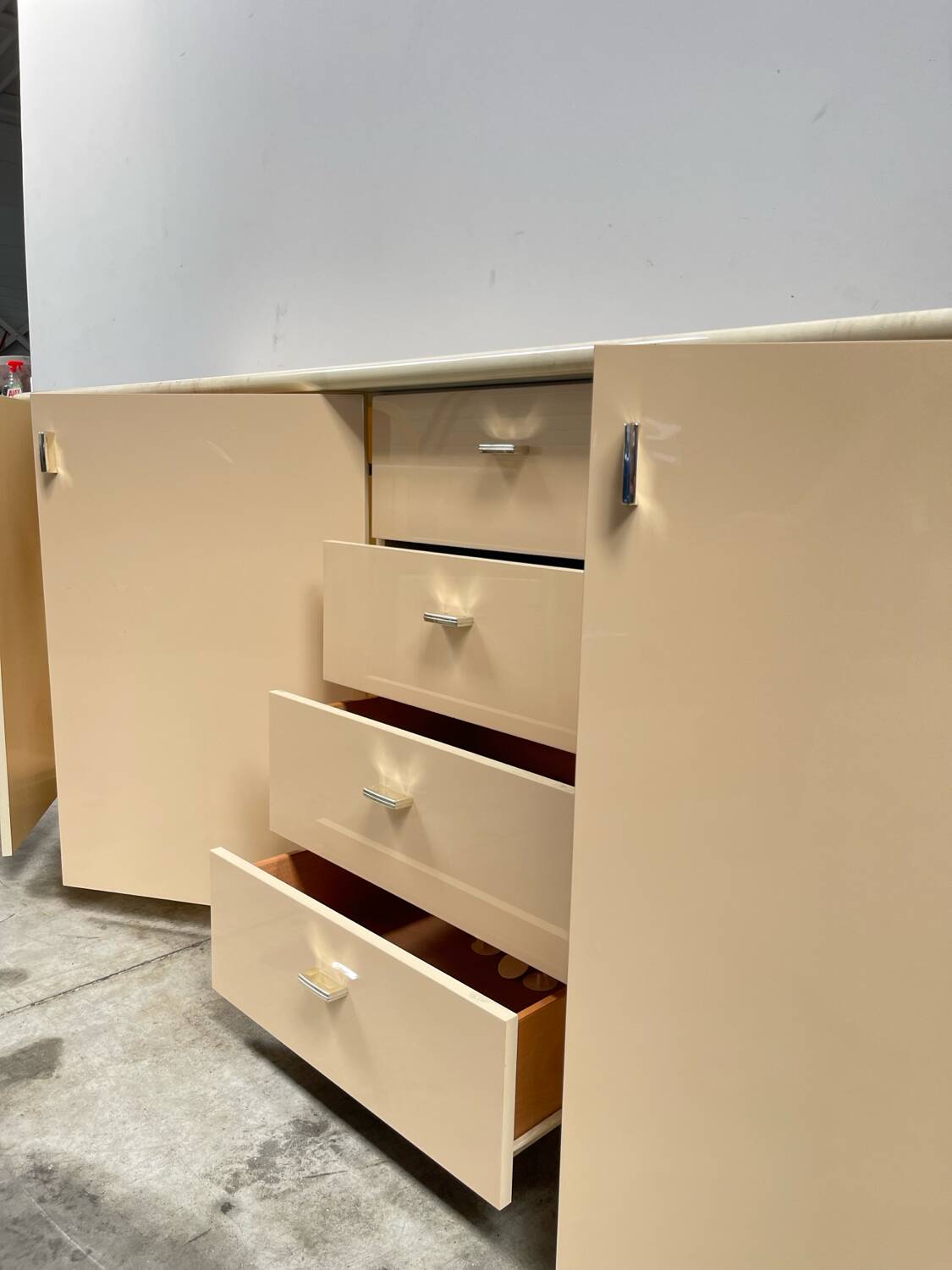 Vintage 1970s dining room set / wooden table, chair and sideboard