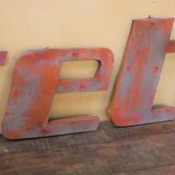 Letter to sign vintage metal 'E '.