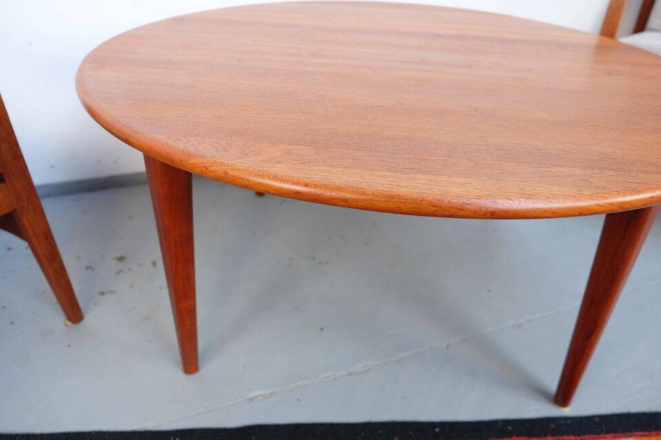 Table basse vintage Wikkelso en teck, années 60-70.