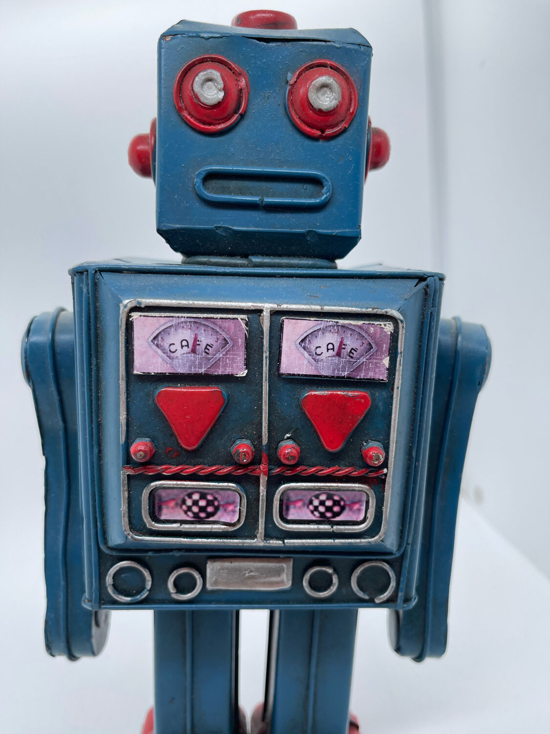 Old robot - metal/painted sheet - tin toys style - vintage