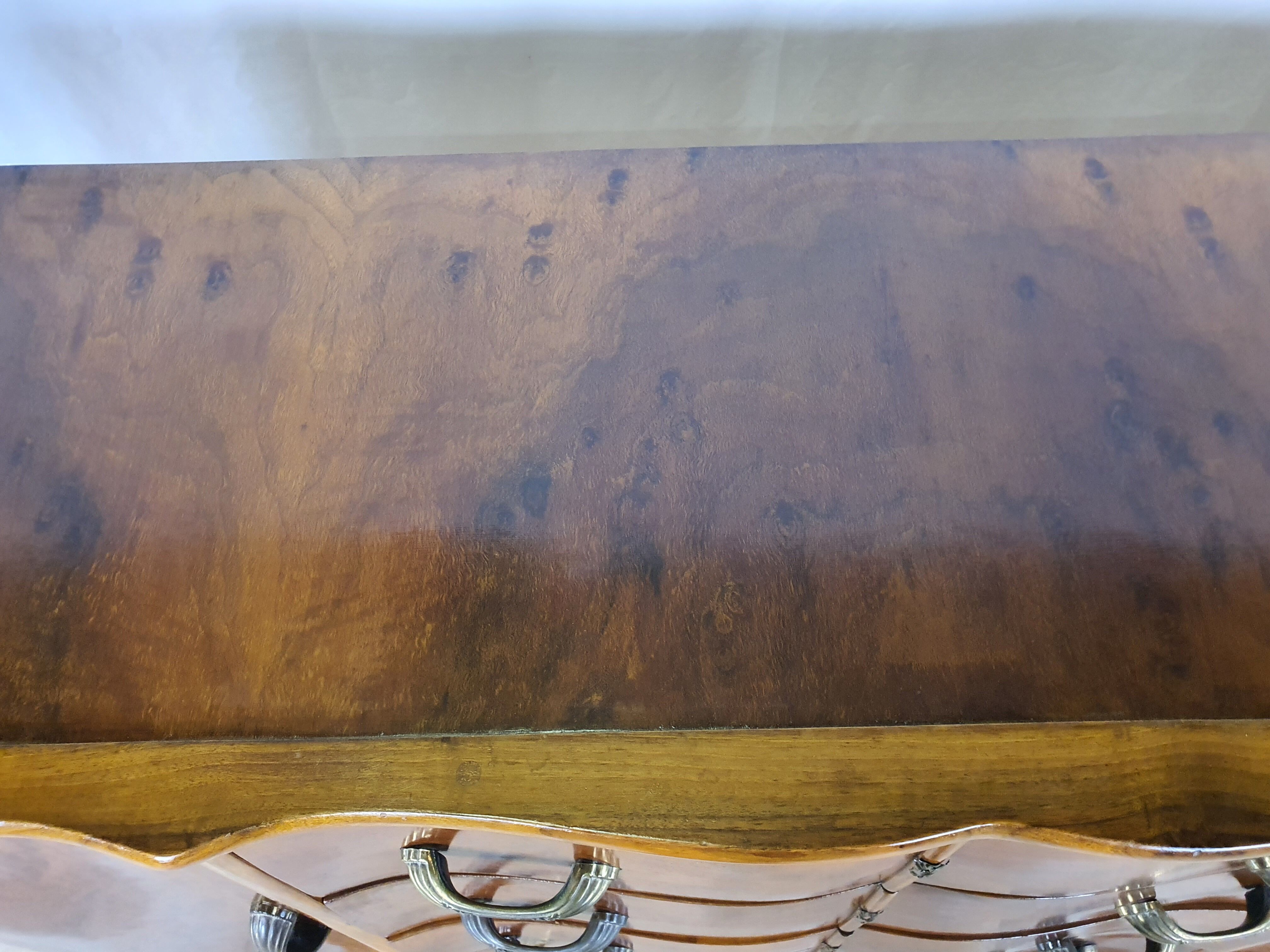 Art Decò Sideboard in Walnut