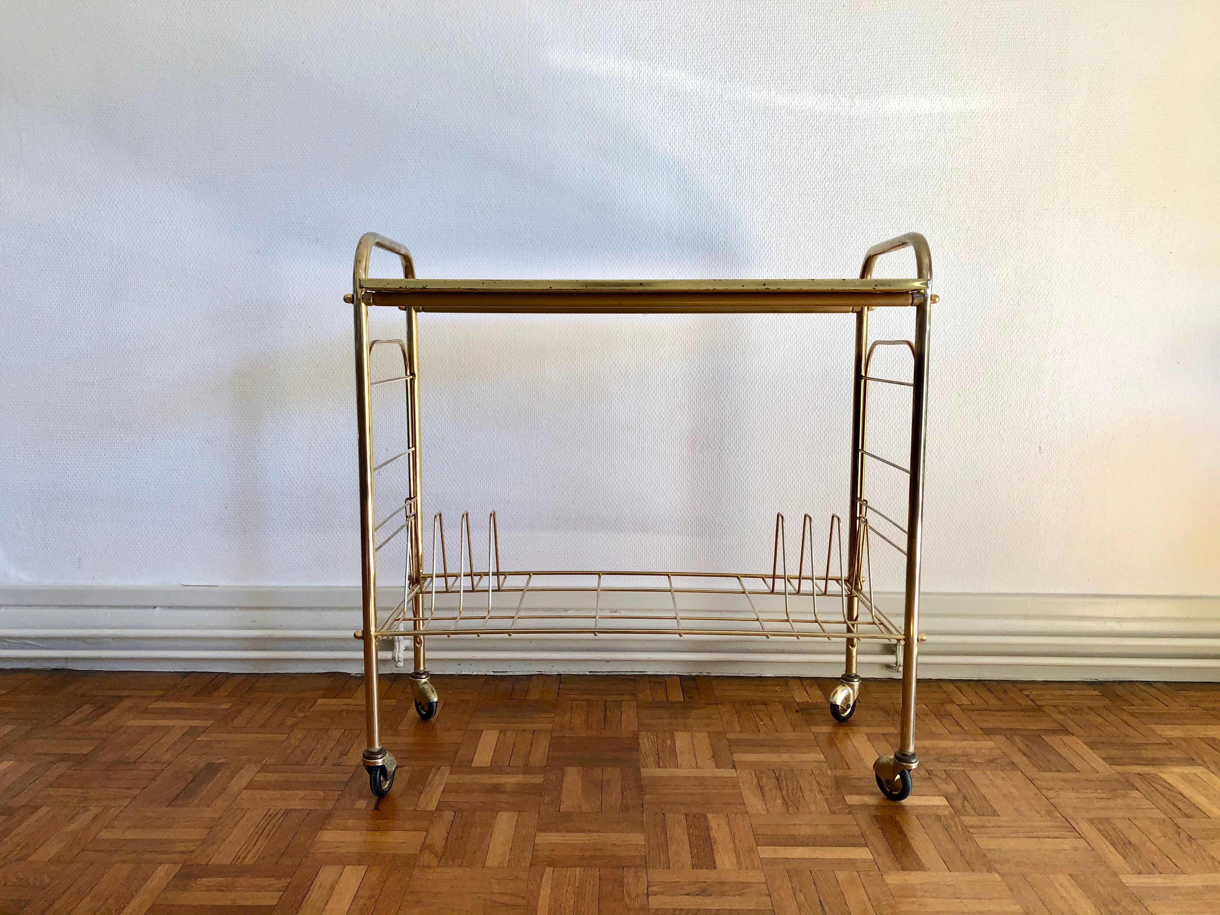 Scalable gold brass vinyl holder