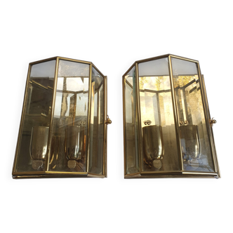 Pair of wall sconces in gold-plated brass with bevelled glass, Italian.