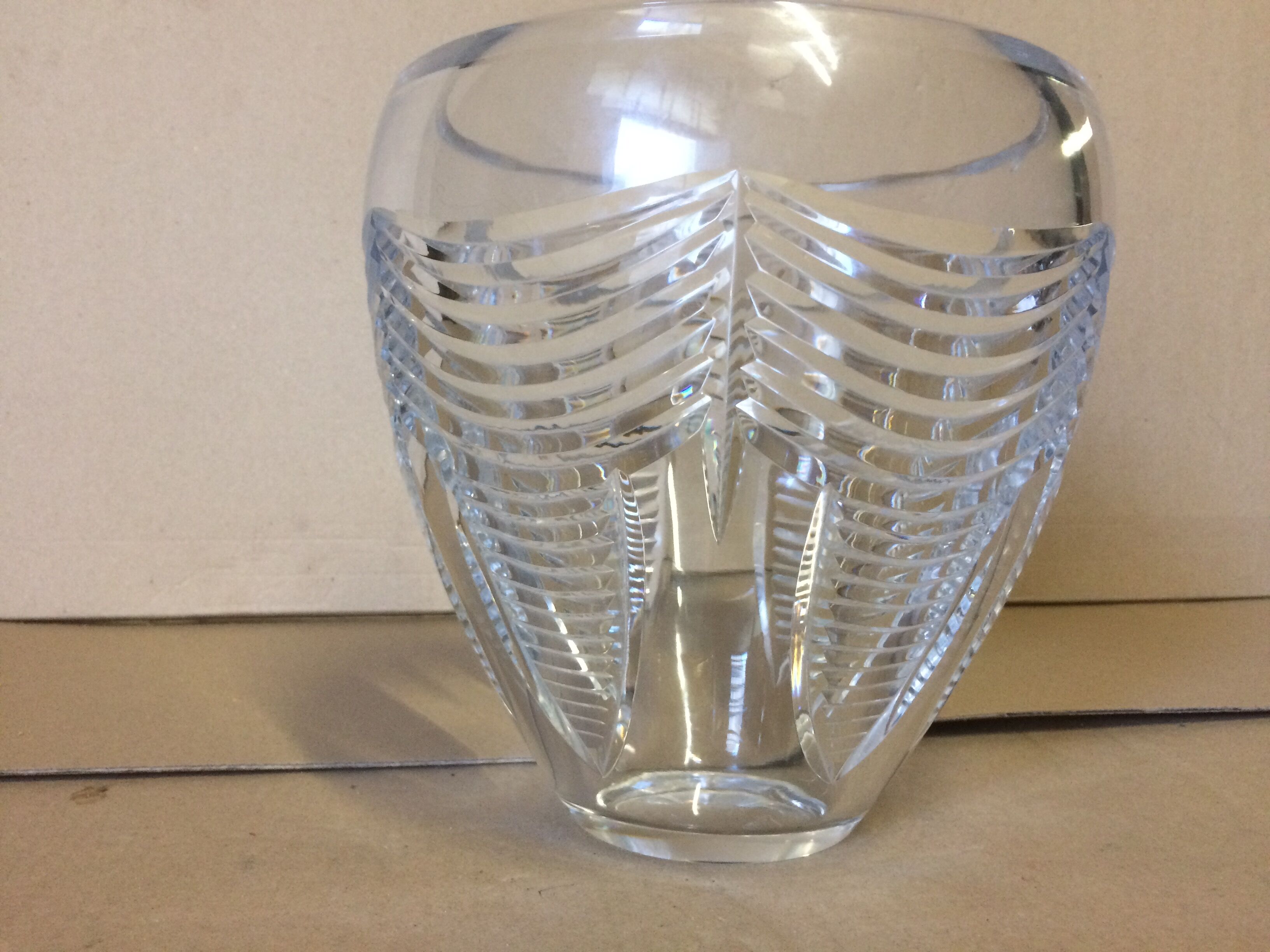 Large Art Deco vase in Baccarat crystal