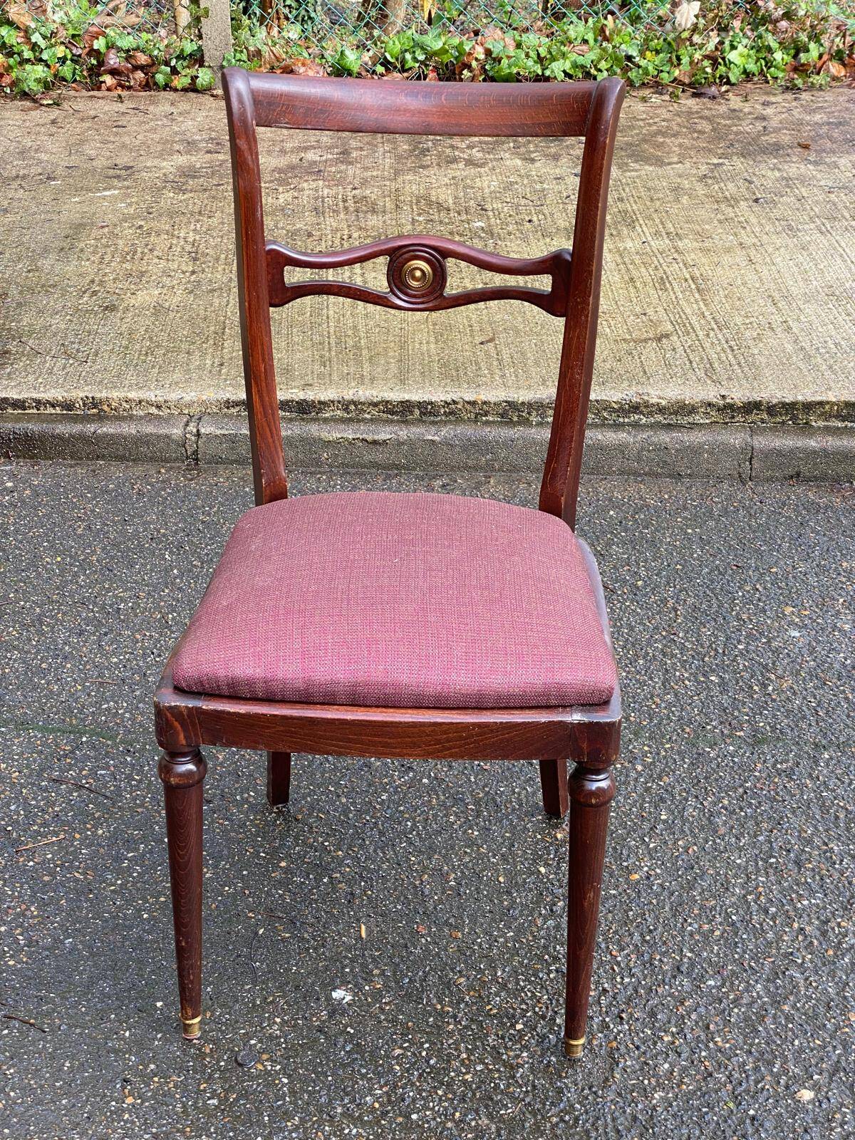 Mahogany chair in English style with burgundy fabric from the 20th century.
