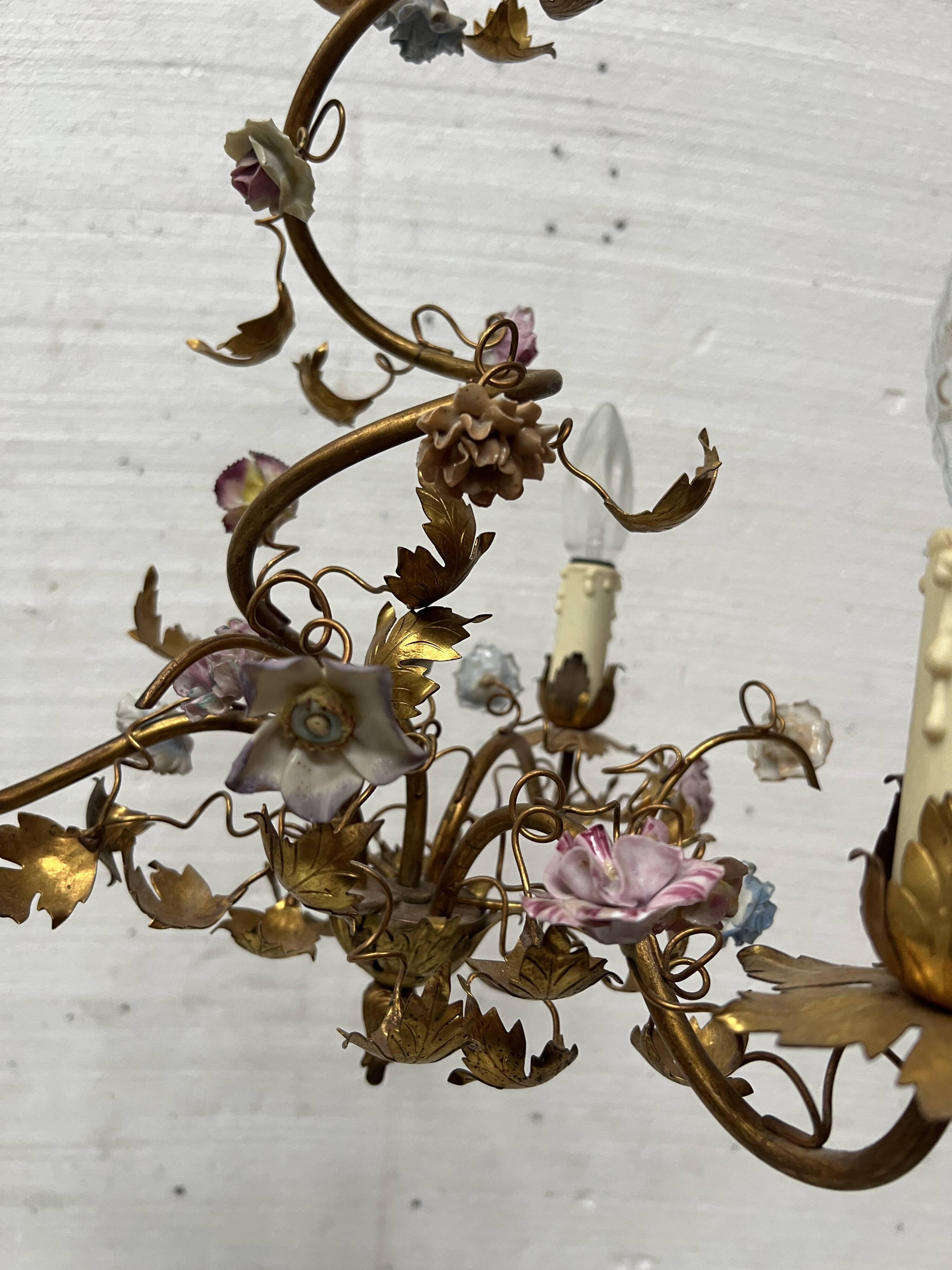 Louis XVI style chandelier in gilded metal and porcelain flowers, 20th century