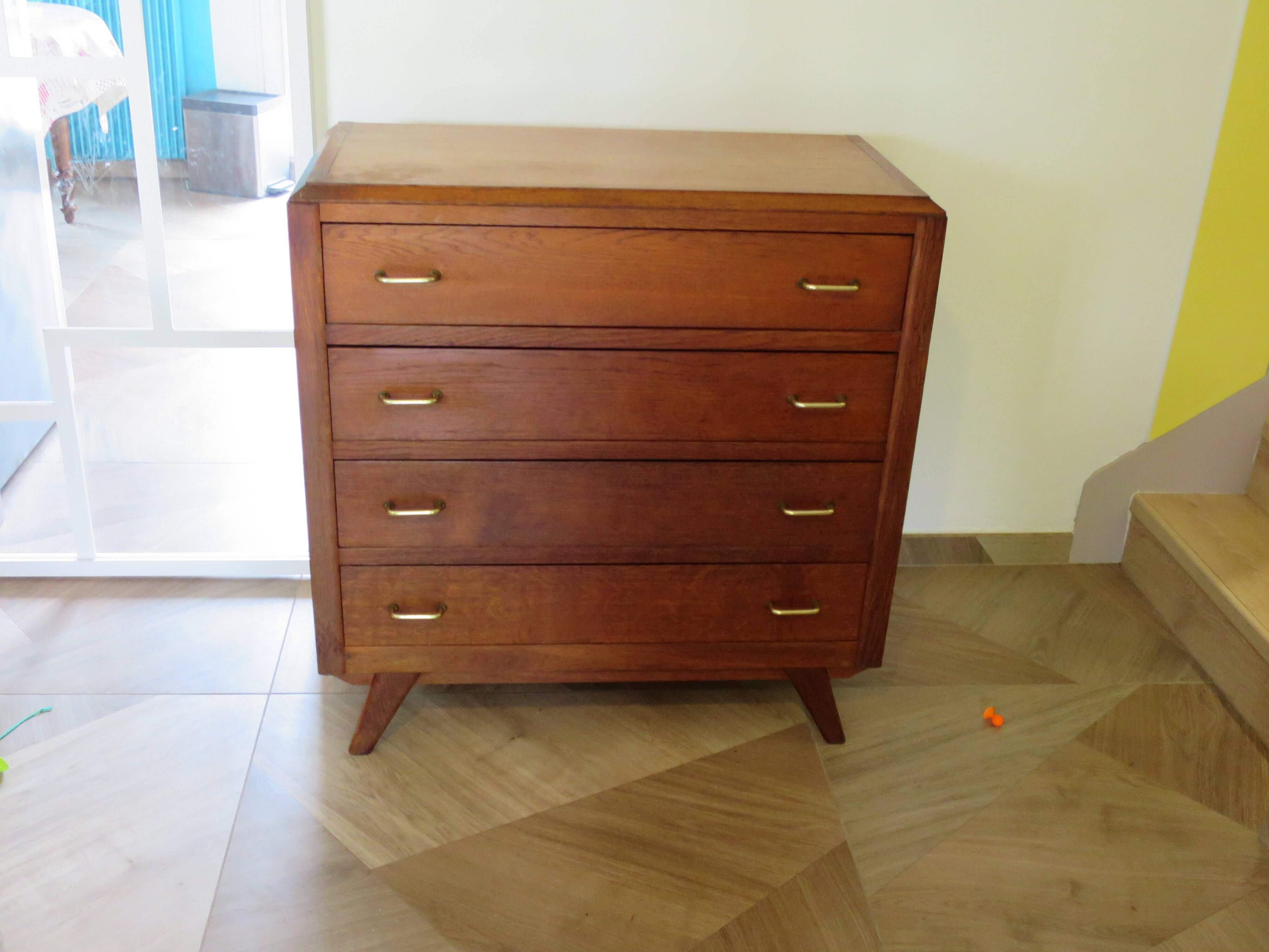 Pretty vintage chest of drawers - 4 drawers - 1960s - refined Scandinavian style - medium oak color