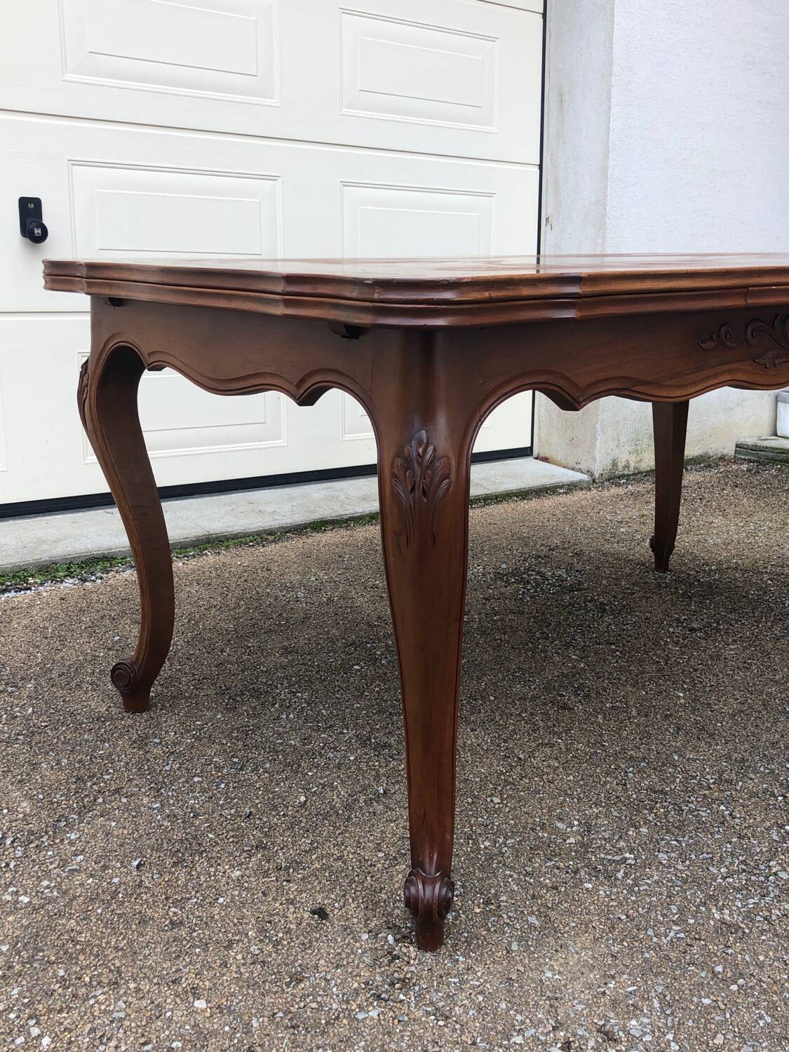 French provincial dining table, Louis XV style