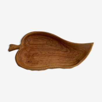 Empty pocket carved wood leaf shape