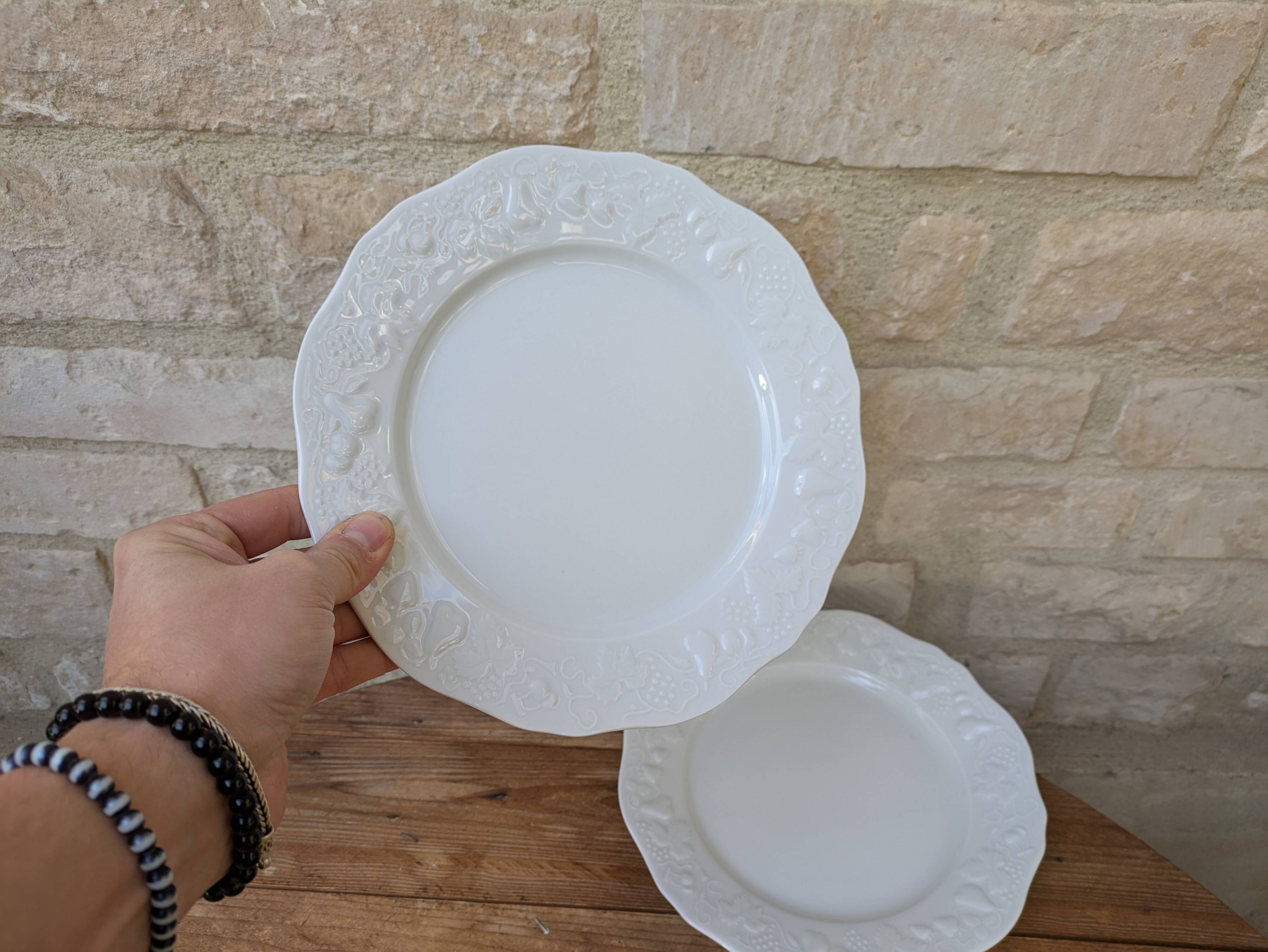 Set of 2 fruit motif plates P. Deshoulières in Limoges porcelain