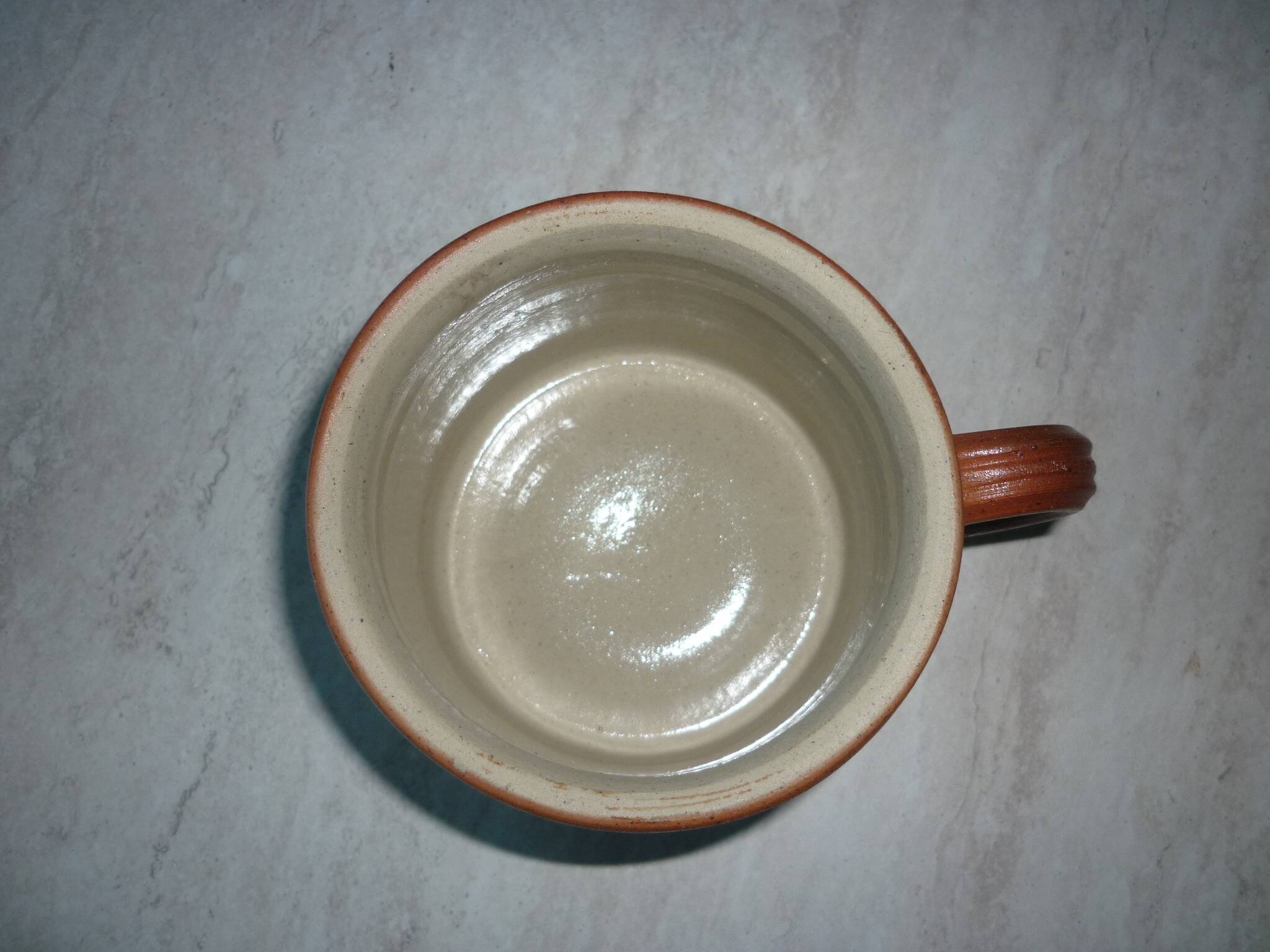 Bonny stoneware pot with handle
