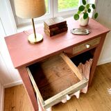 Very terracotta to curtain