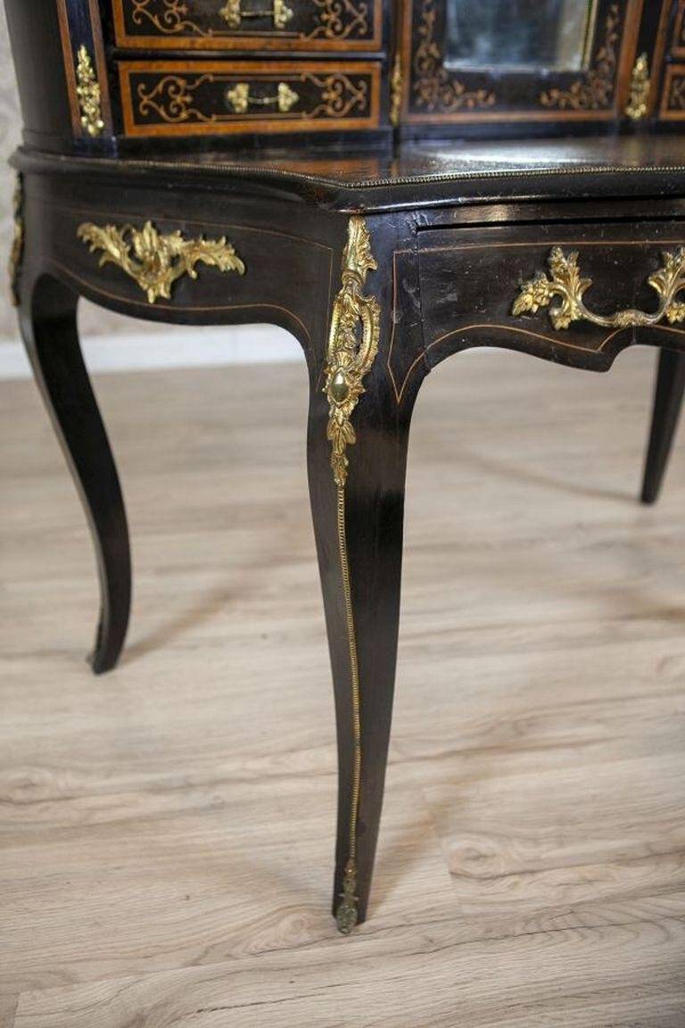 Bureau secrétaire pour dames en acajou et pin plaqué en acajou des années 1950.