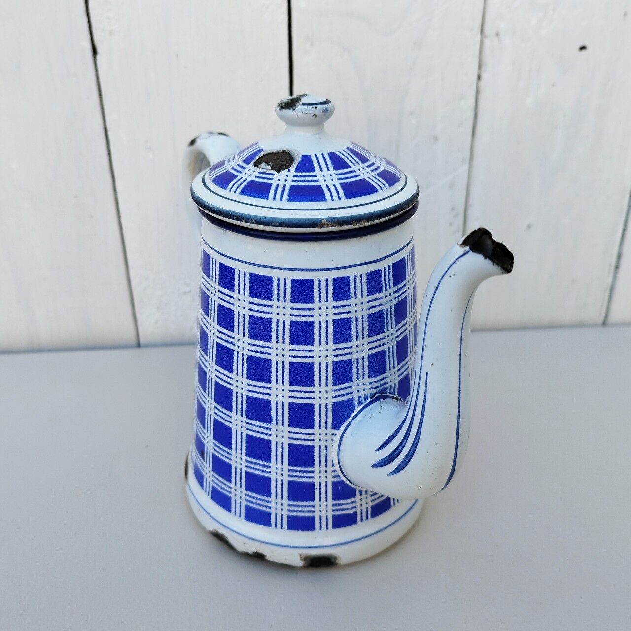 Old enamelled coffee maker vintage tiles