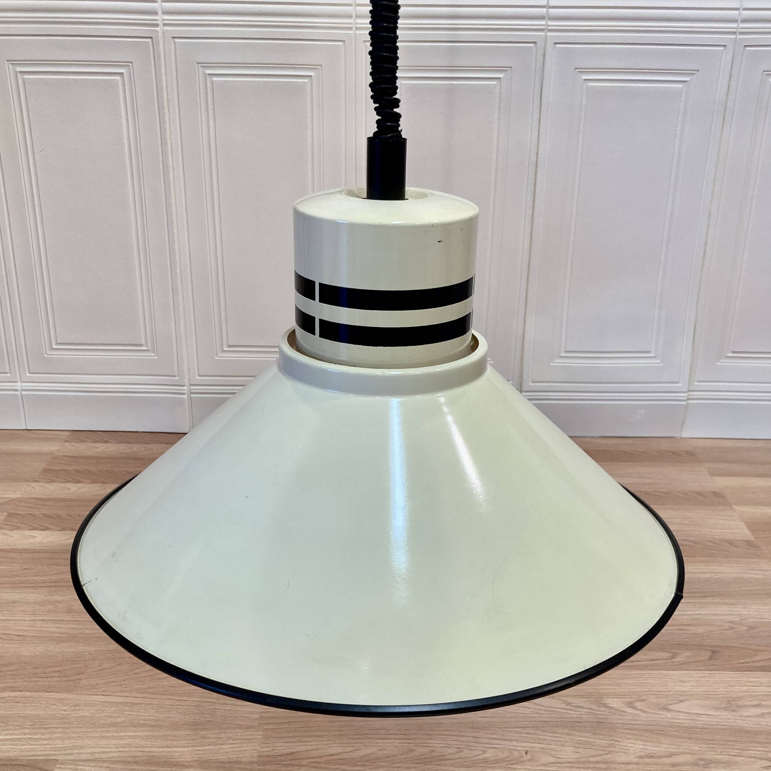 SUSPENSION DESIGN SCANDINAVIAN 1970.