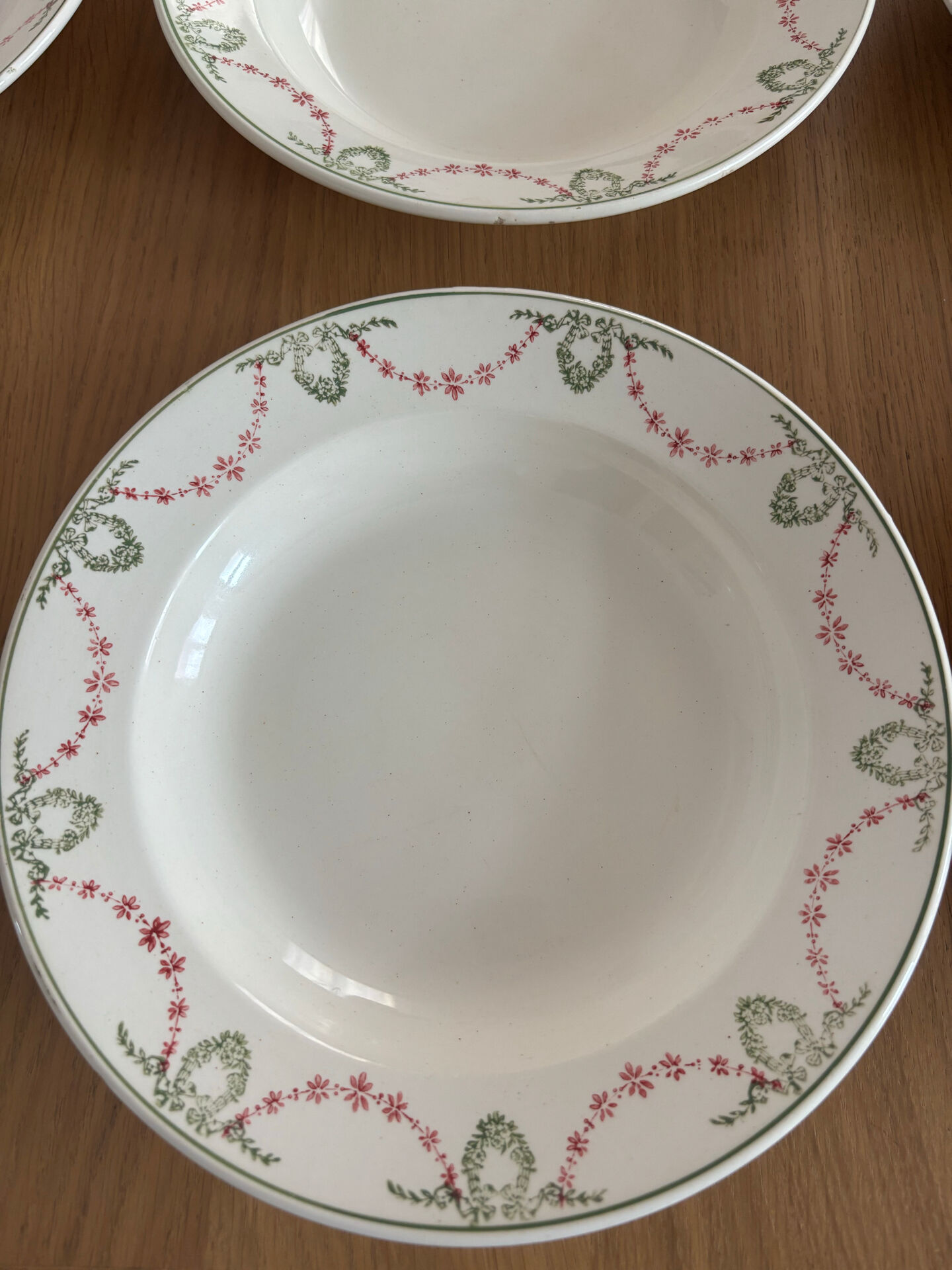 Longwy service – Louis XVI style – 19 deep plates + 1 serving dish