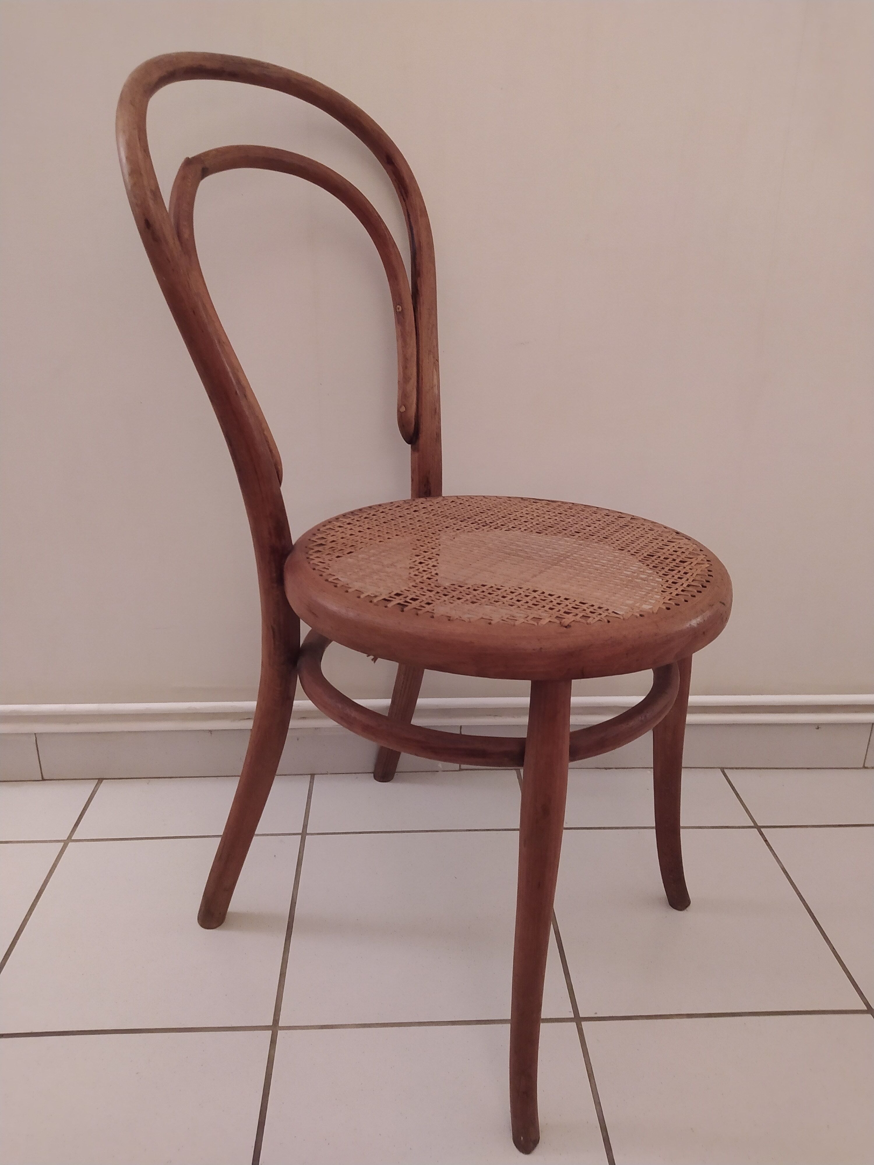 Chaise bistrot cannée Thonet numero 14