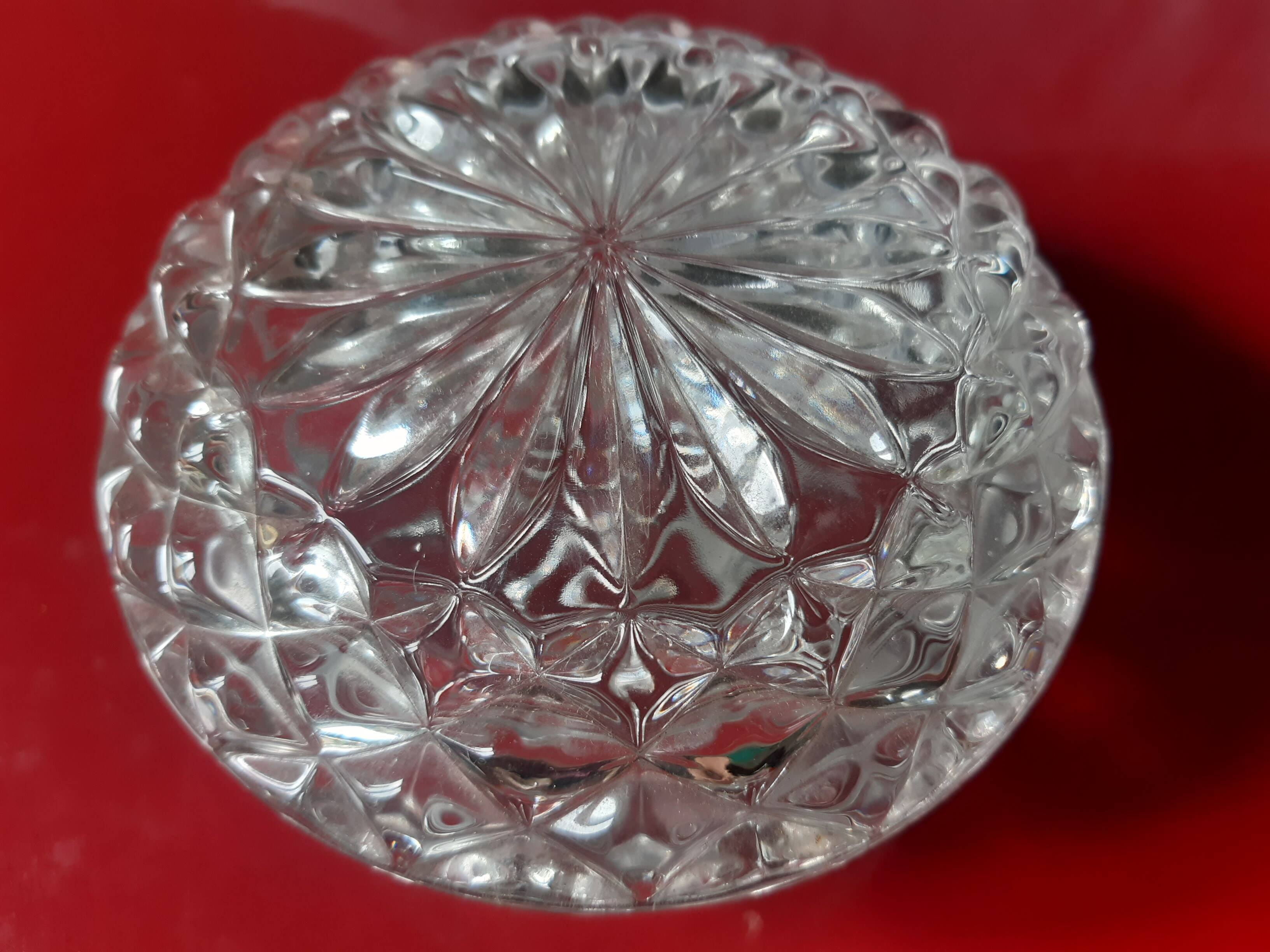 Bonbonnière, cut glass trinket dish.