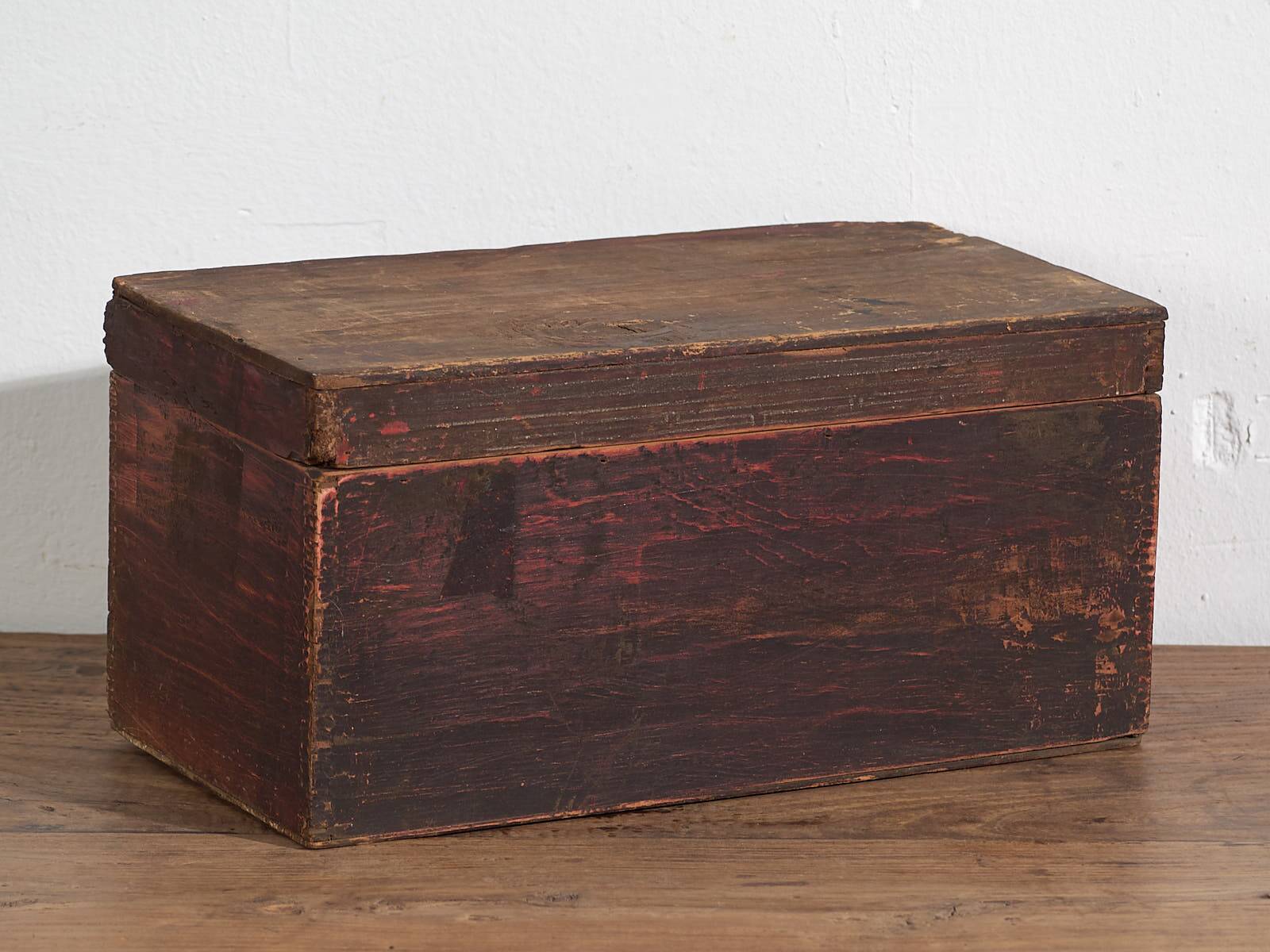 Old dark-coloured case (c.1900) #26