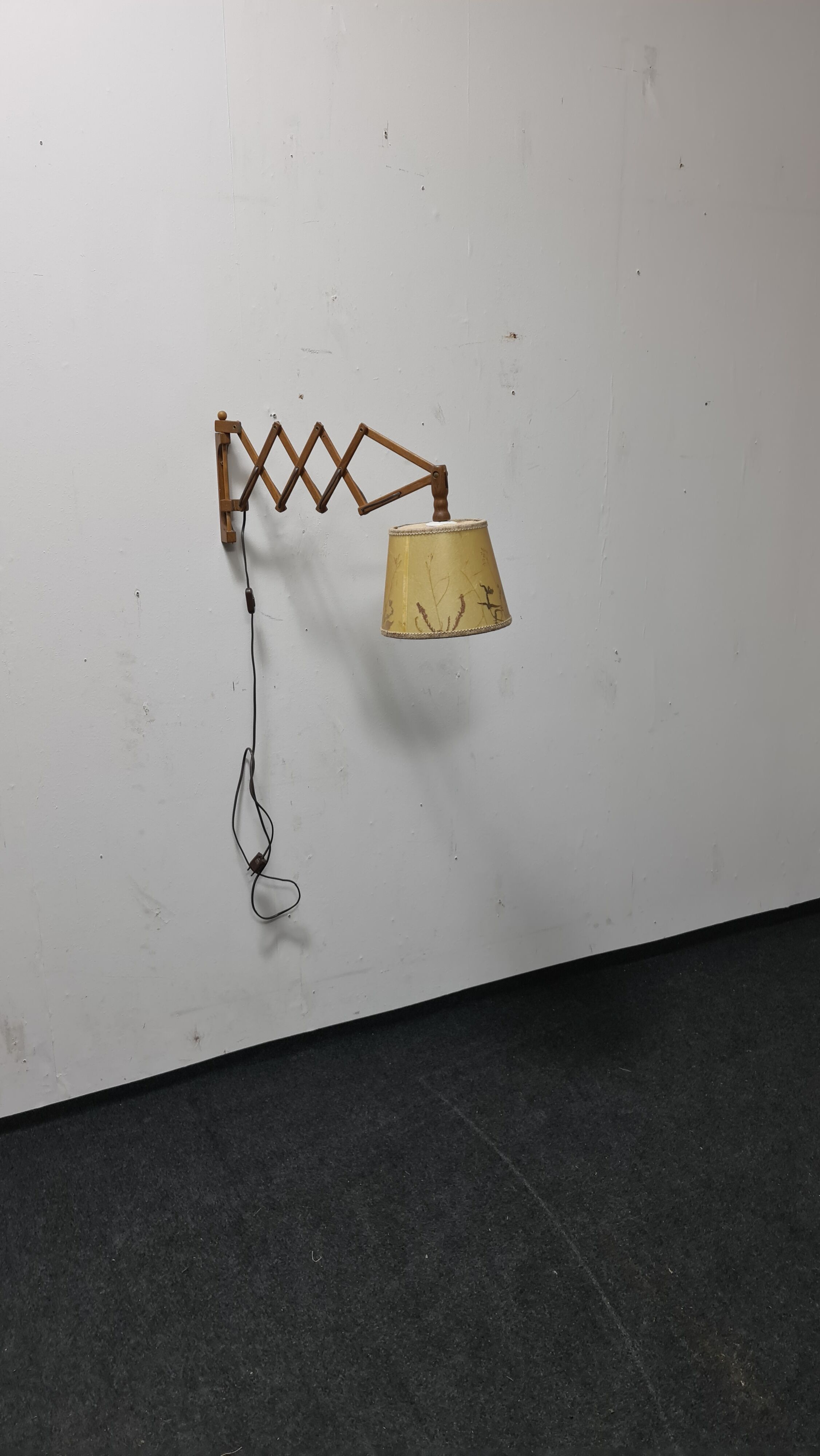 Vintage scissor lamp