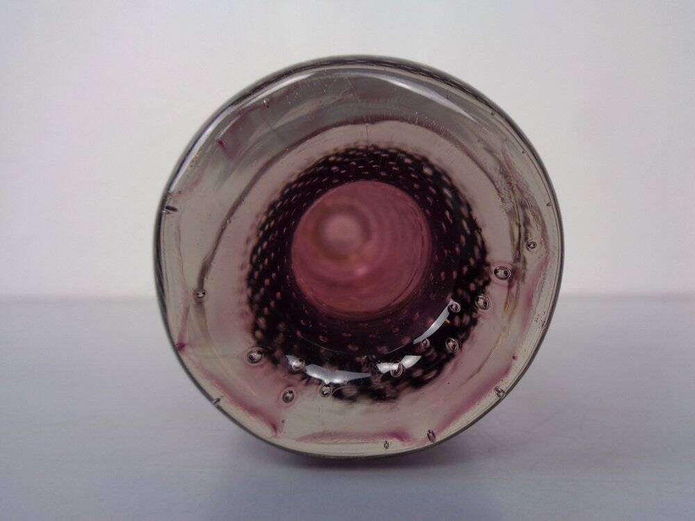 Glass vase by Gunnel Nyman for Nuutajärvi Notsjö, Finland, 1940s.