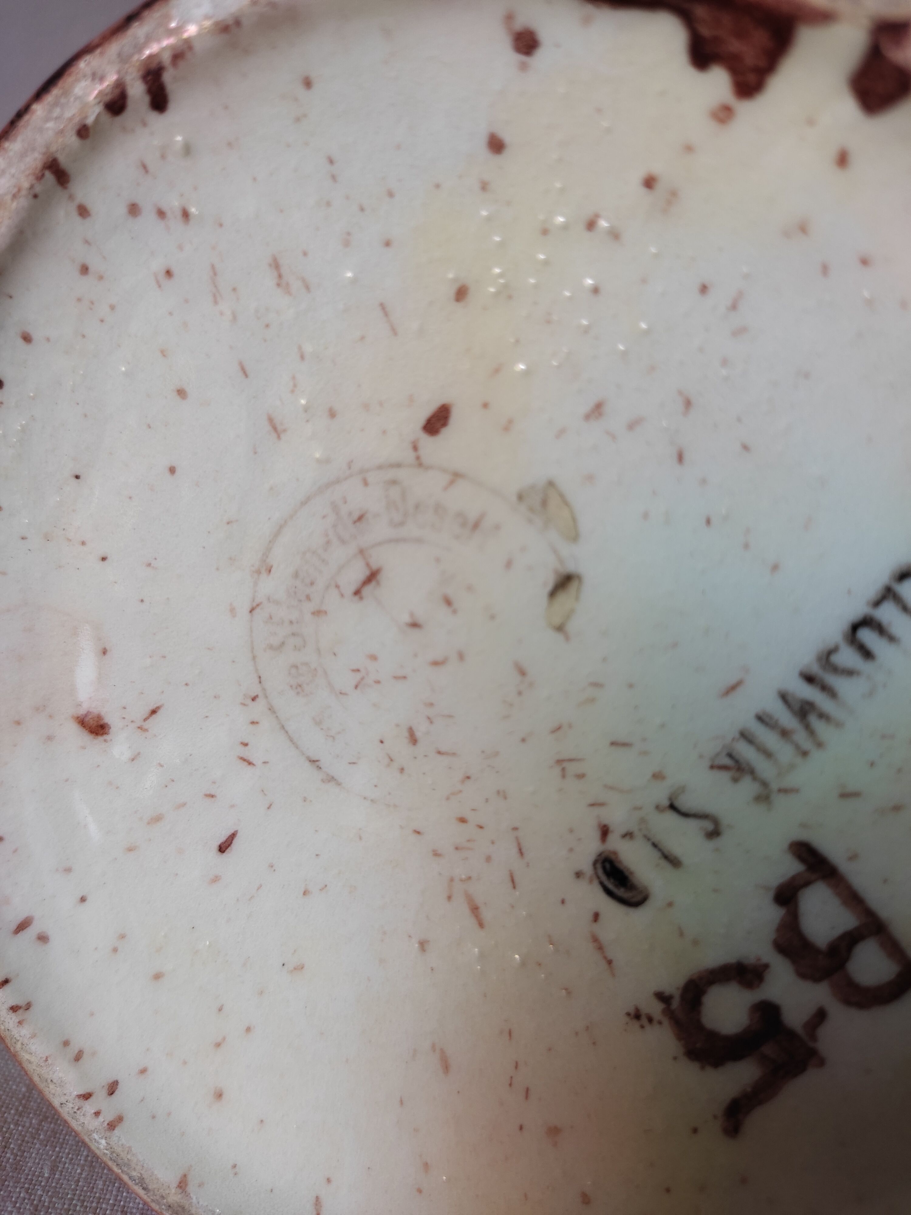 Earthenware decanter in false wood