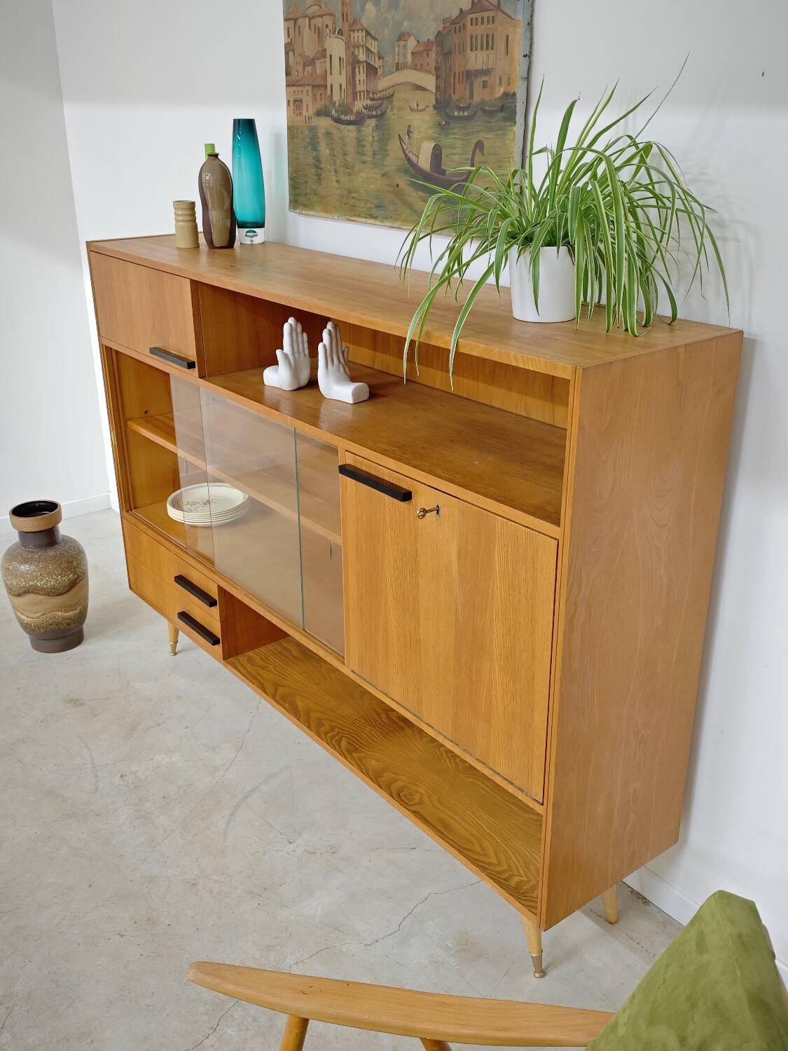 Buffet Vaisselier en bois blond Libena , ex Tchécoslovaquie 1970