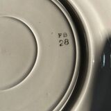 8 vintage flat plates decorated with stylized roses