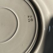 8 assiettes  plates vintage a décor de roses stylisées
