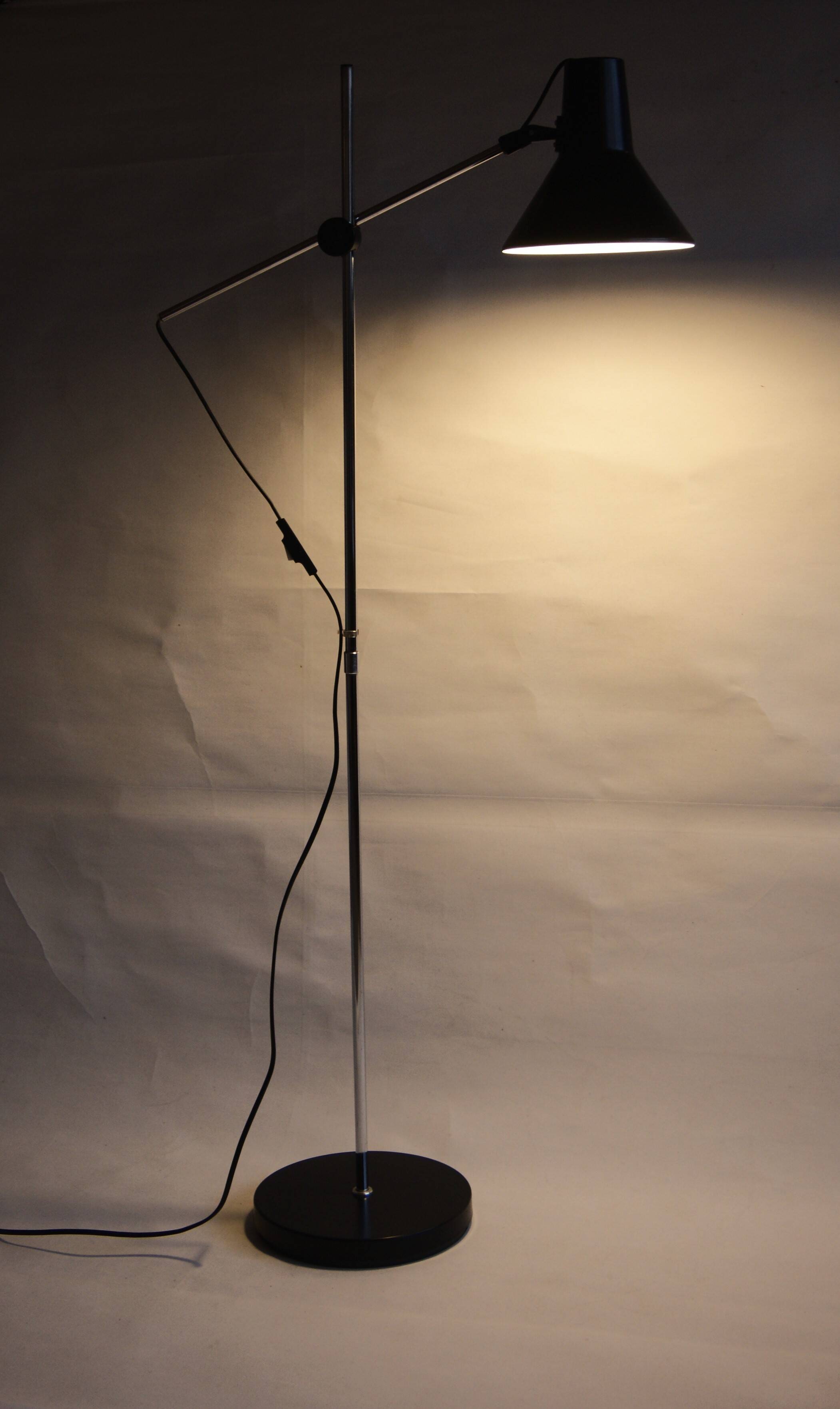 Black vintage IKEA adjustable floor reading lamp - Stilnovo inspired design from the 1980s.