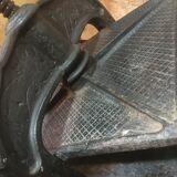 Cast iron binding press